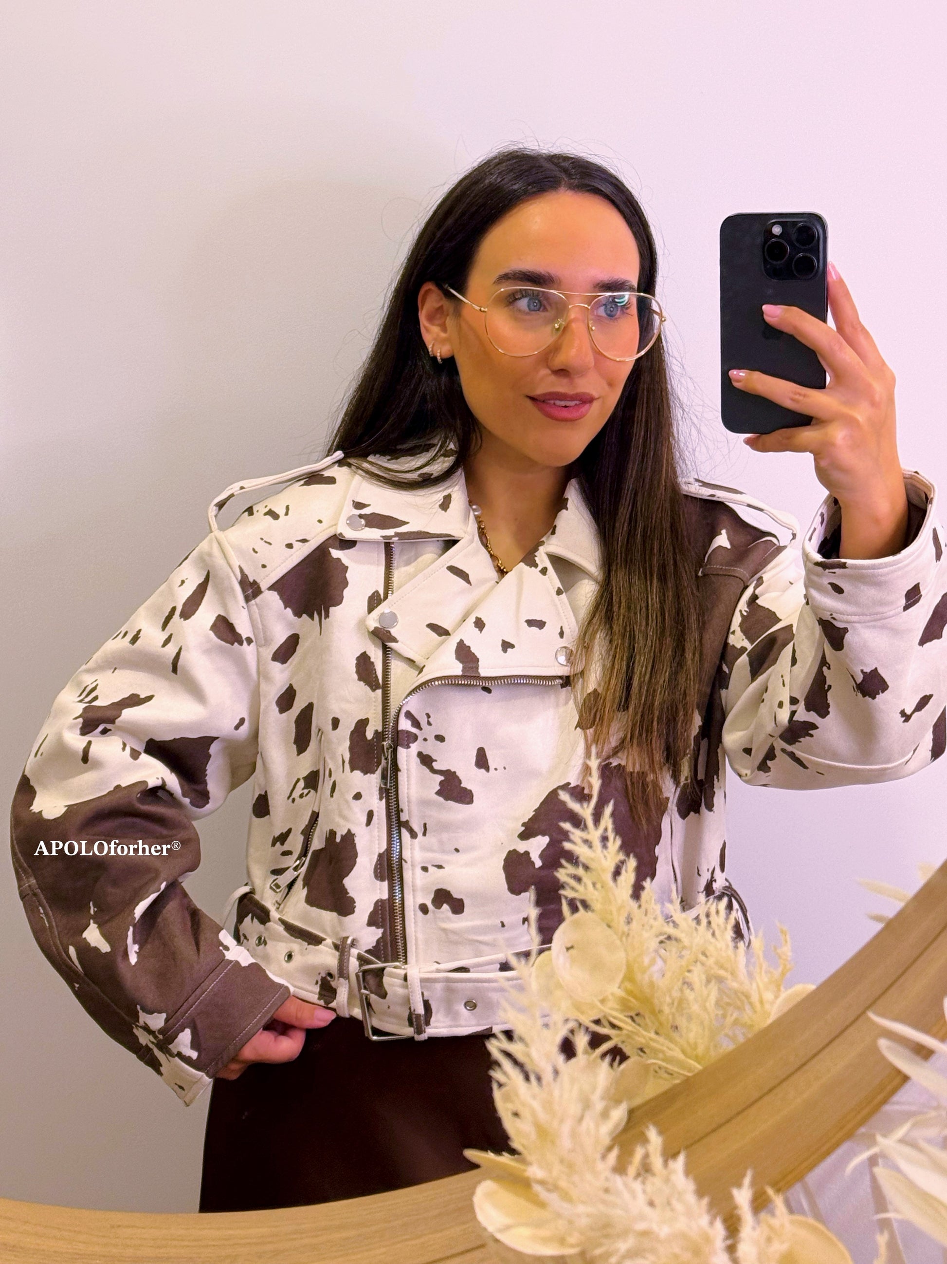 Casaco cropped em pele de pêssego | Animal print