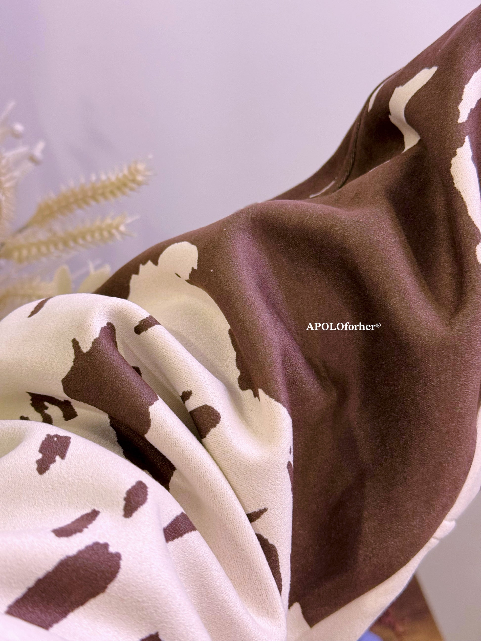 Casaco cropped em pele de pêssego | Animal print