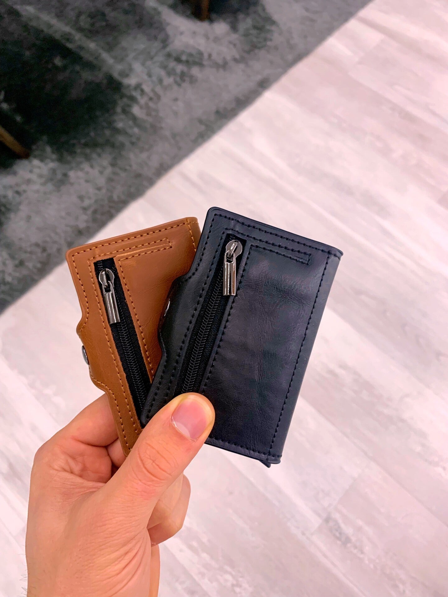 Porta cartões  com fecho de mola