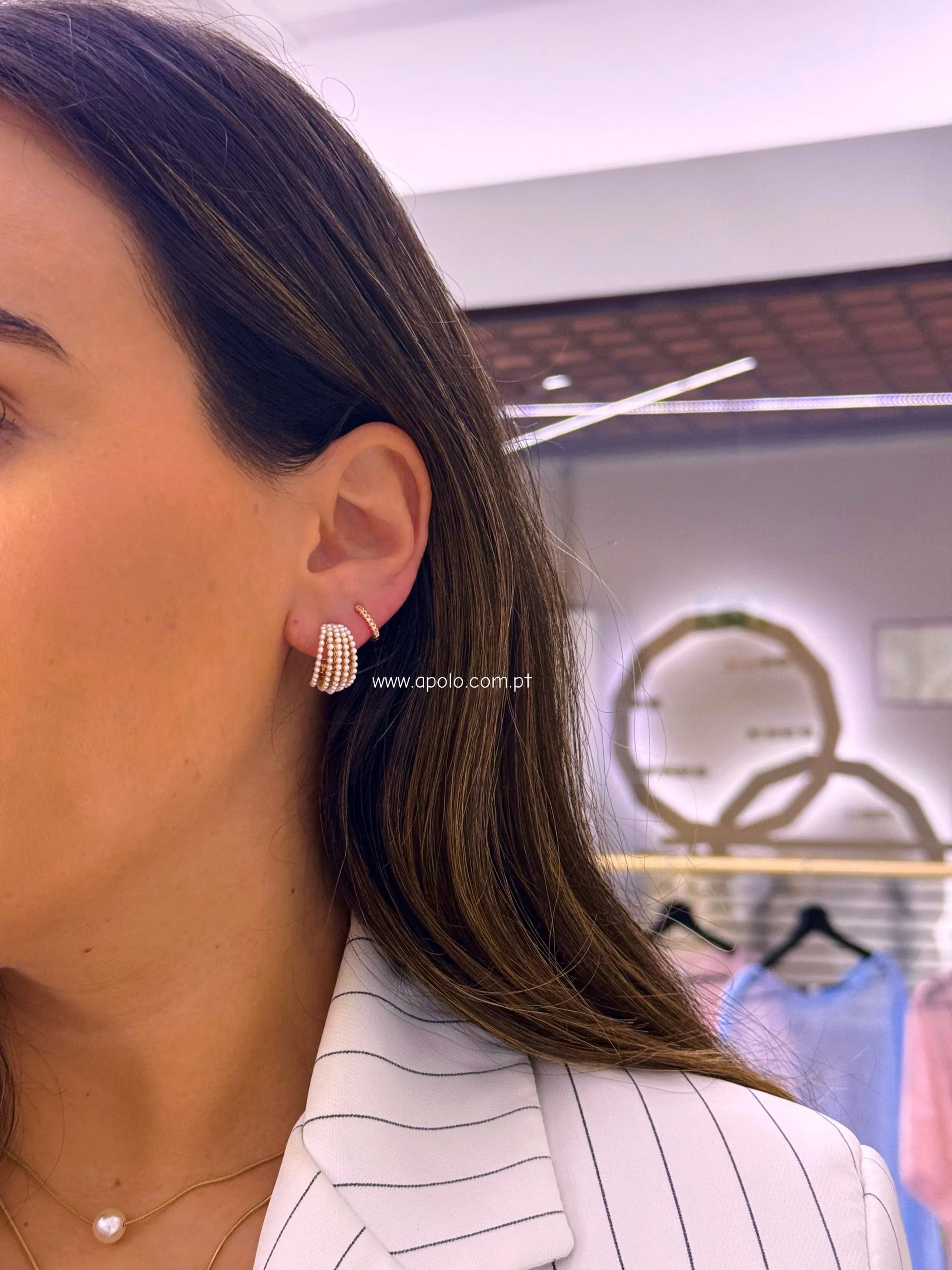 Argolas preenchidas com filas de pérolas | 2 cores