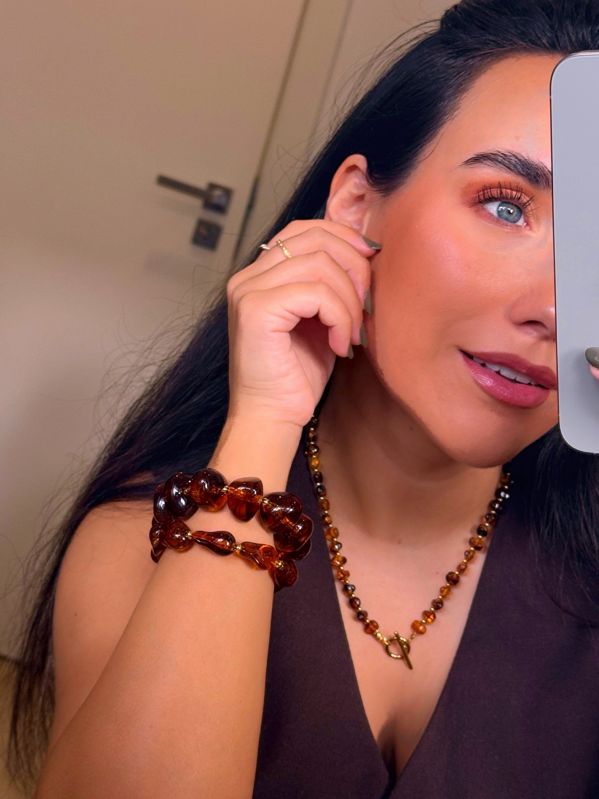 Colar de pedrinhas | Castanho - fecho em T