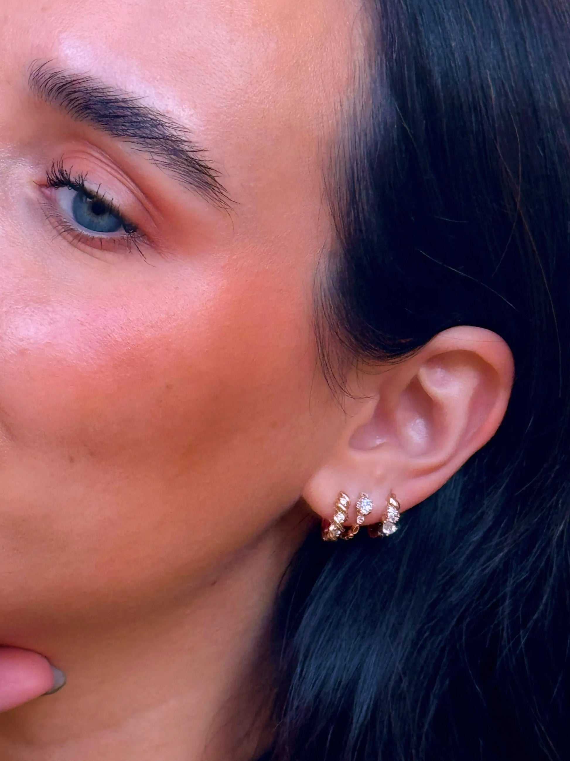 Argolinhas efeito torcido com brilhantes | Rose Gold