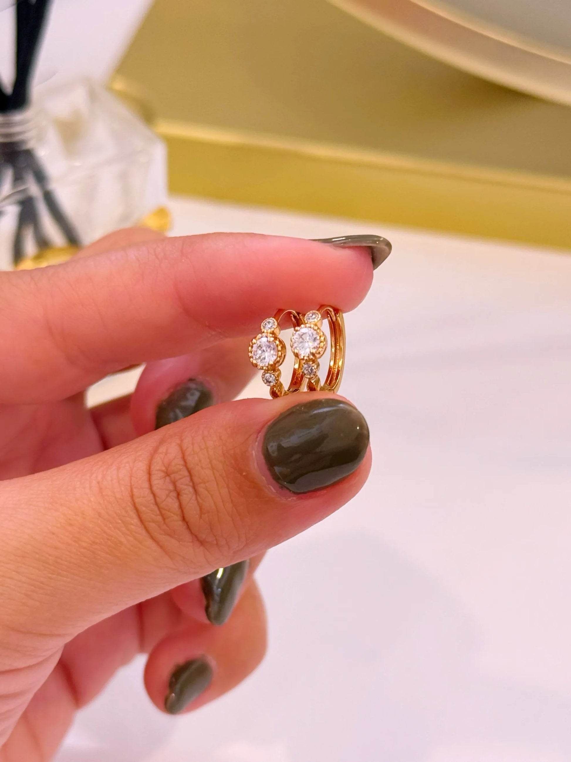 Argolinhas com 3 brilhantes | Rose Gold