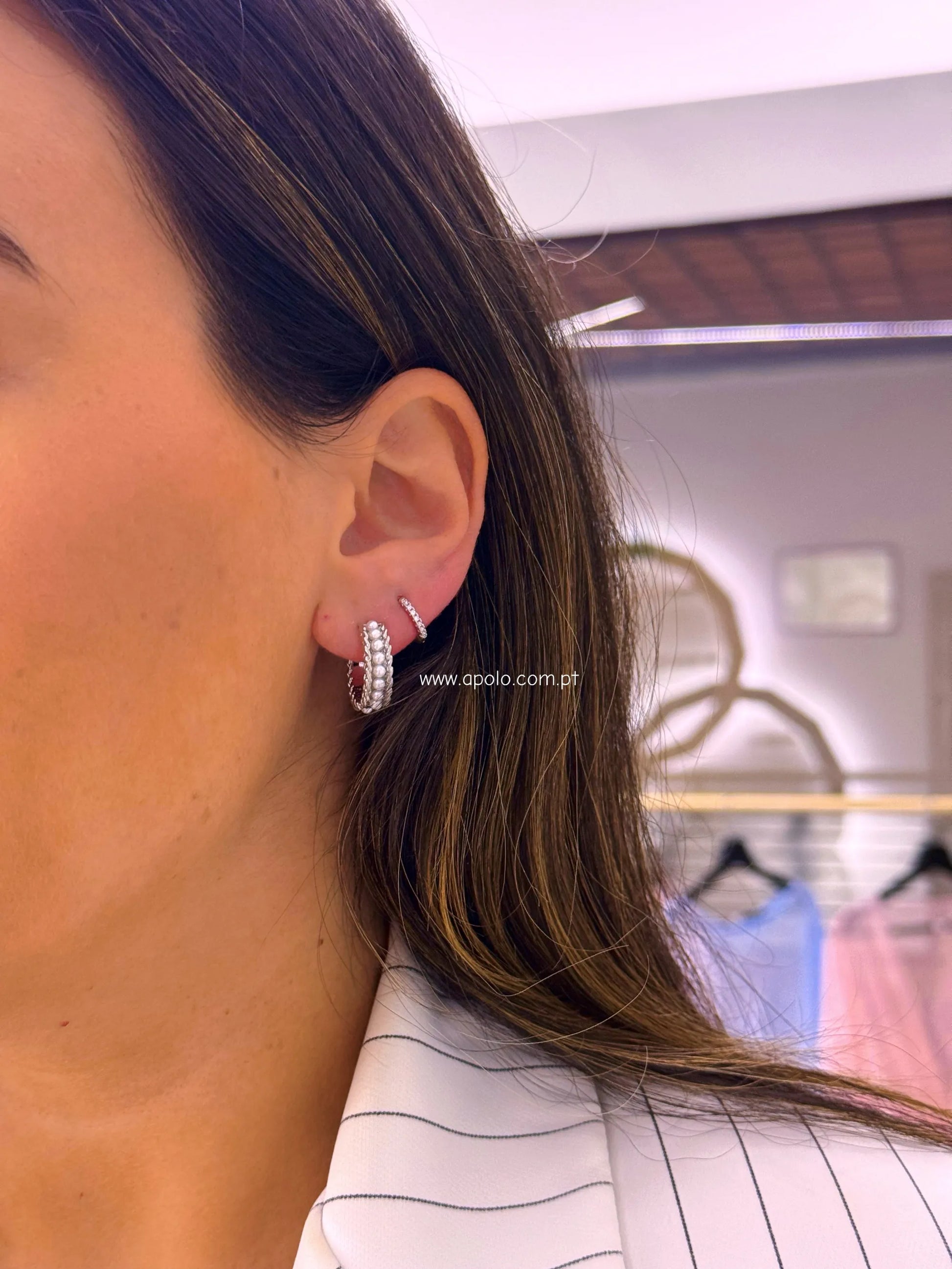 Argolas efeito corrente com fila de pérolas | 2 cores