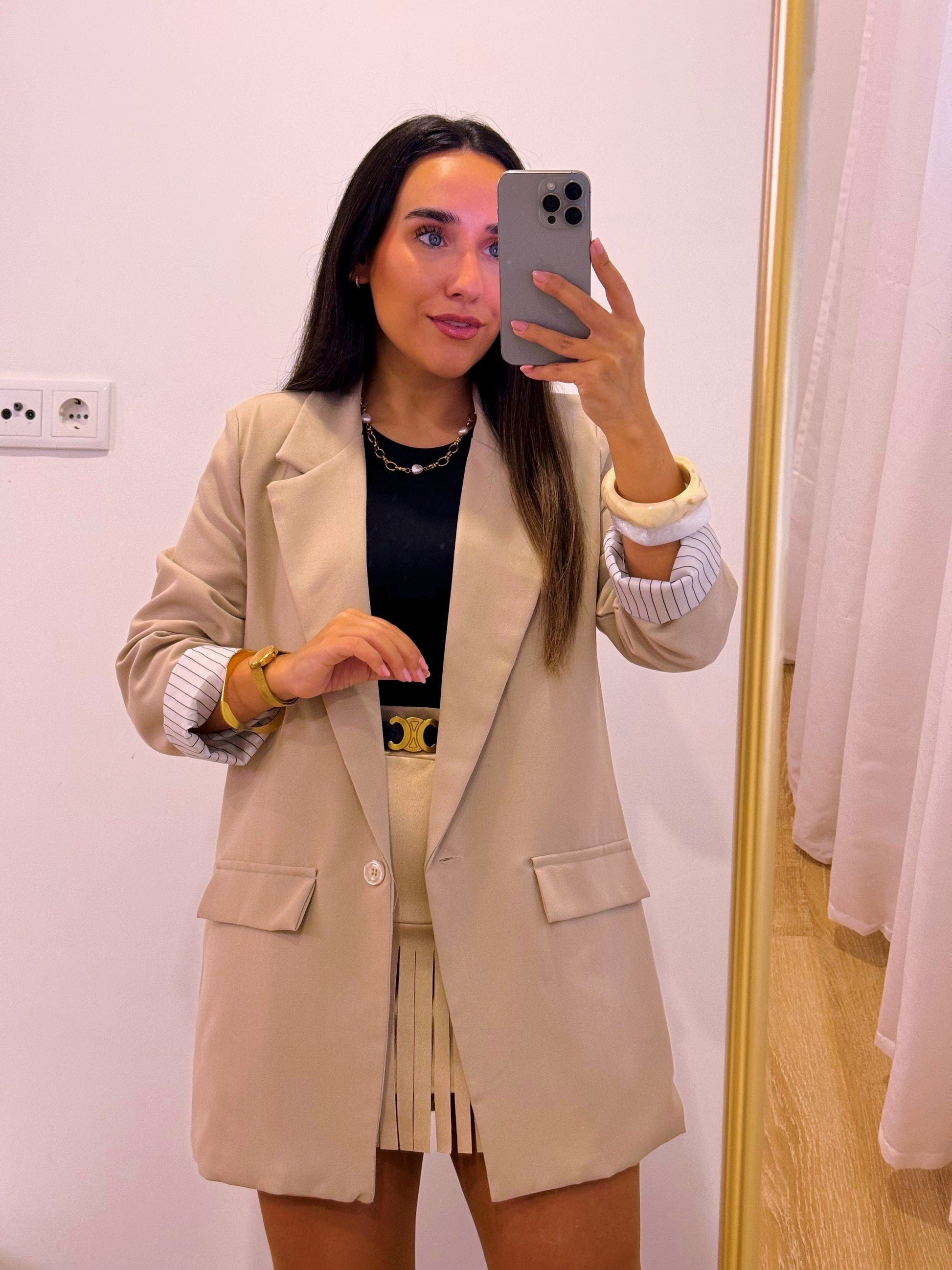 Blazer liso de corte reto com forro de risca diplomática | Bege