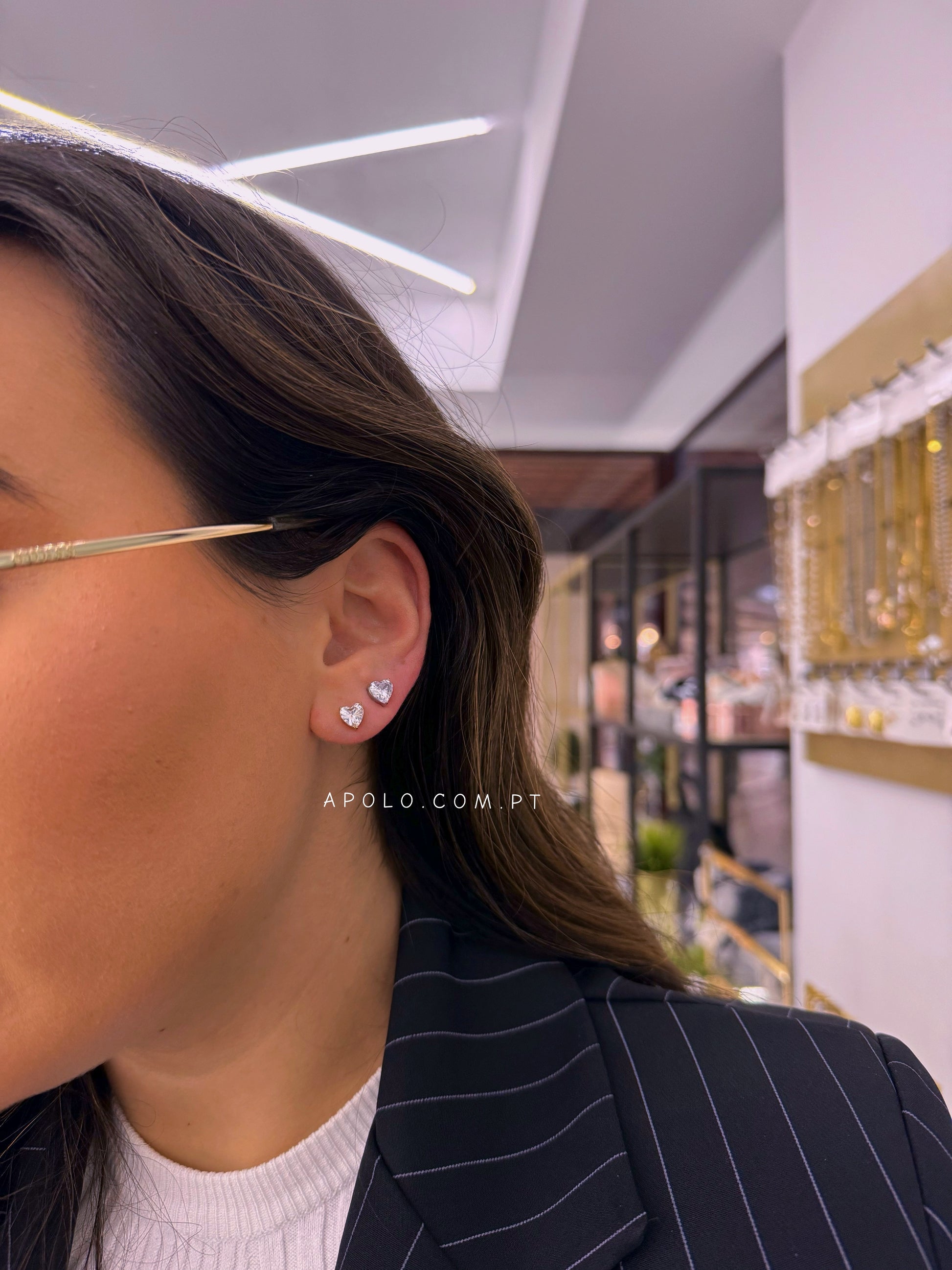 Mini brincos brilhantes com formato de coração | 2 Cores