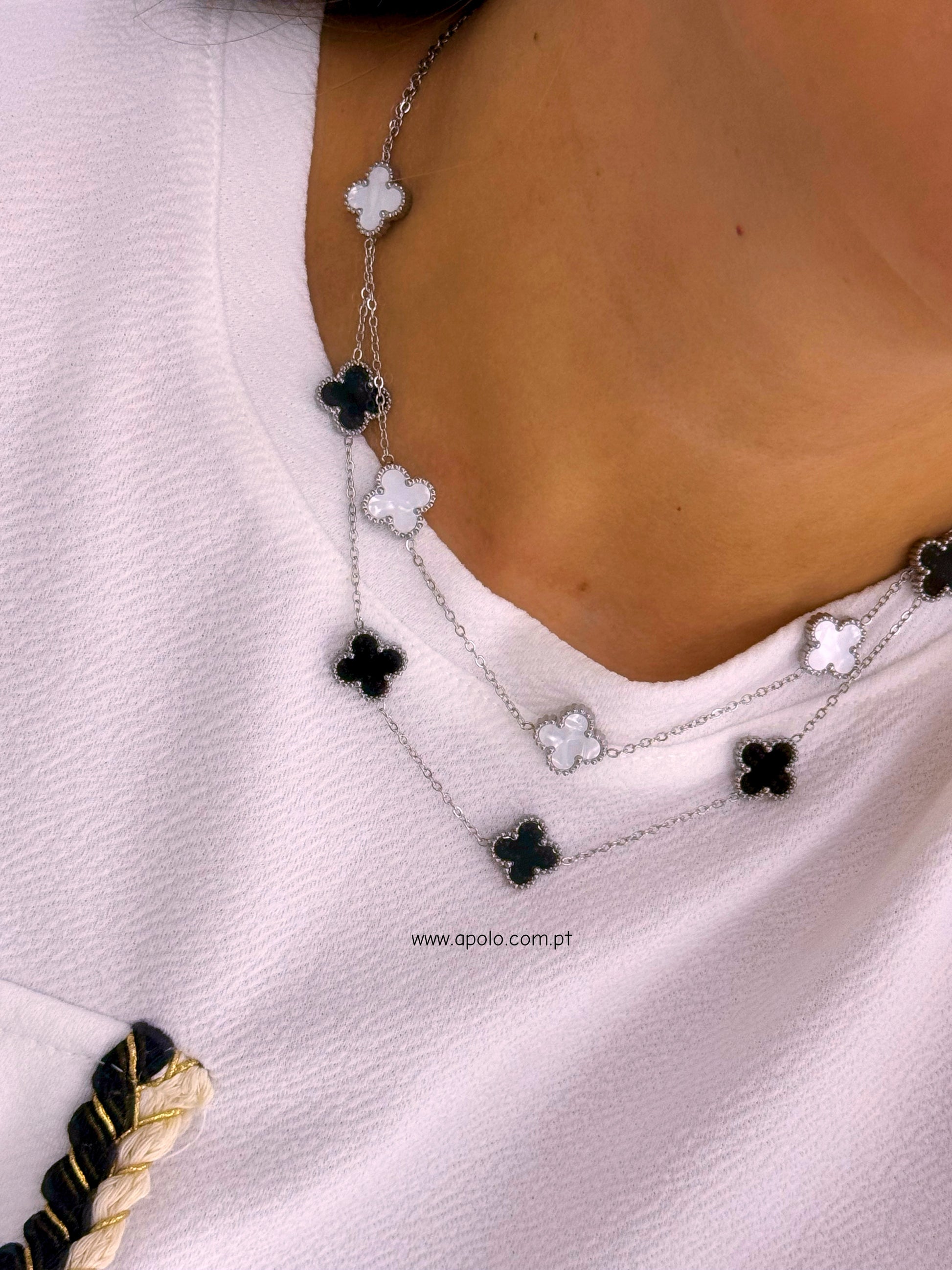 Colar 5 trevos base prateada | 2 Cores