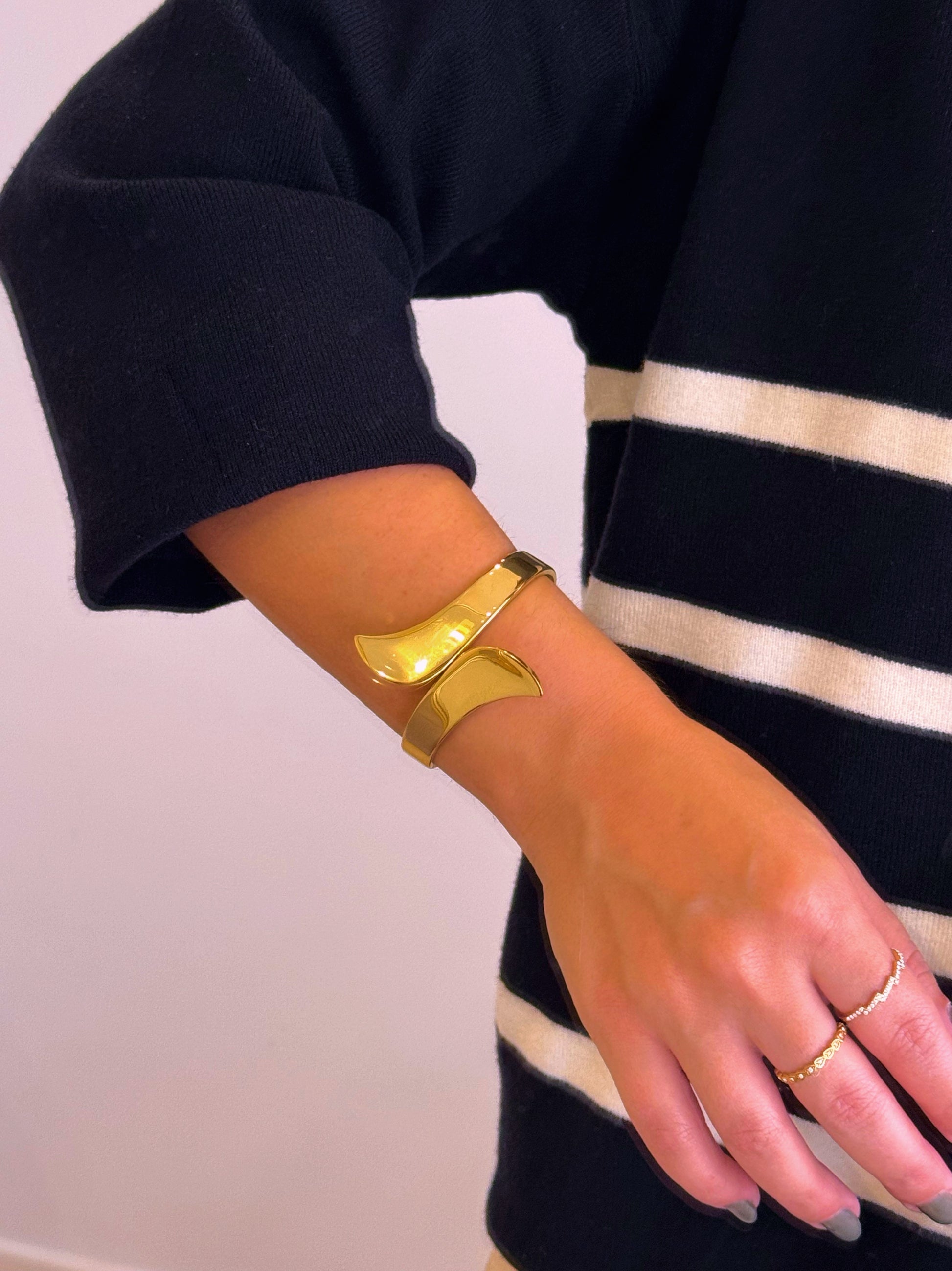 Pulseira maxi rígida lisa | Dourado