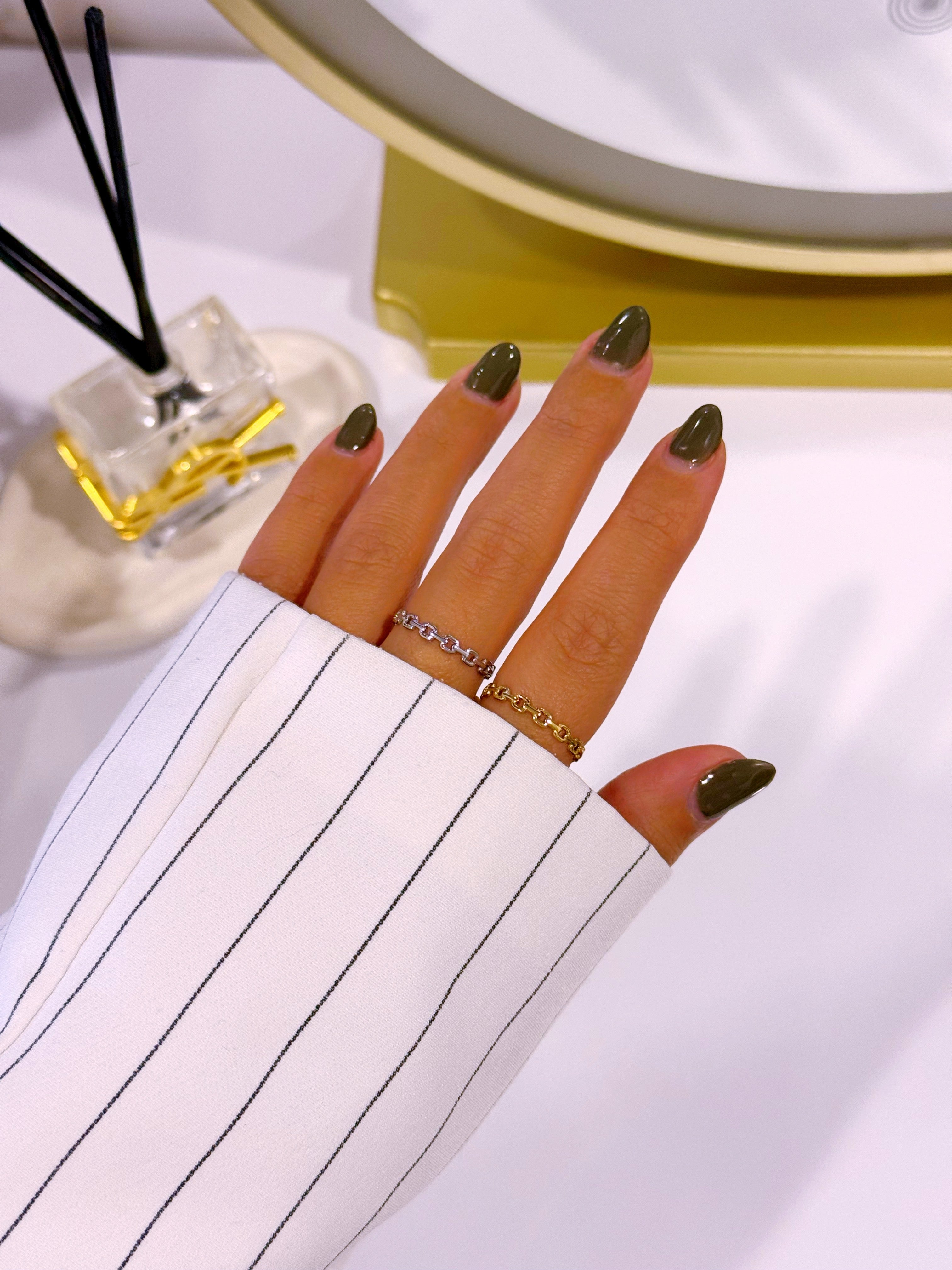 Anel ajustável fino em corrente de quadradinhos | 2 cores