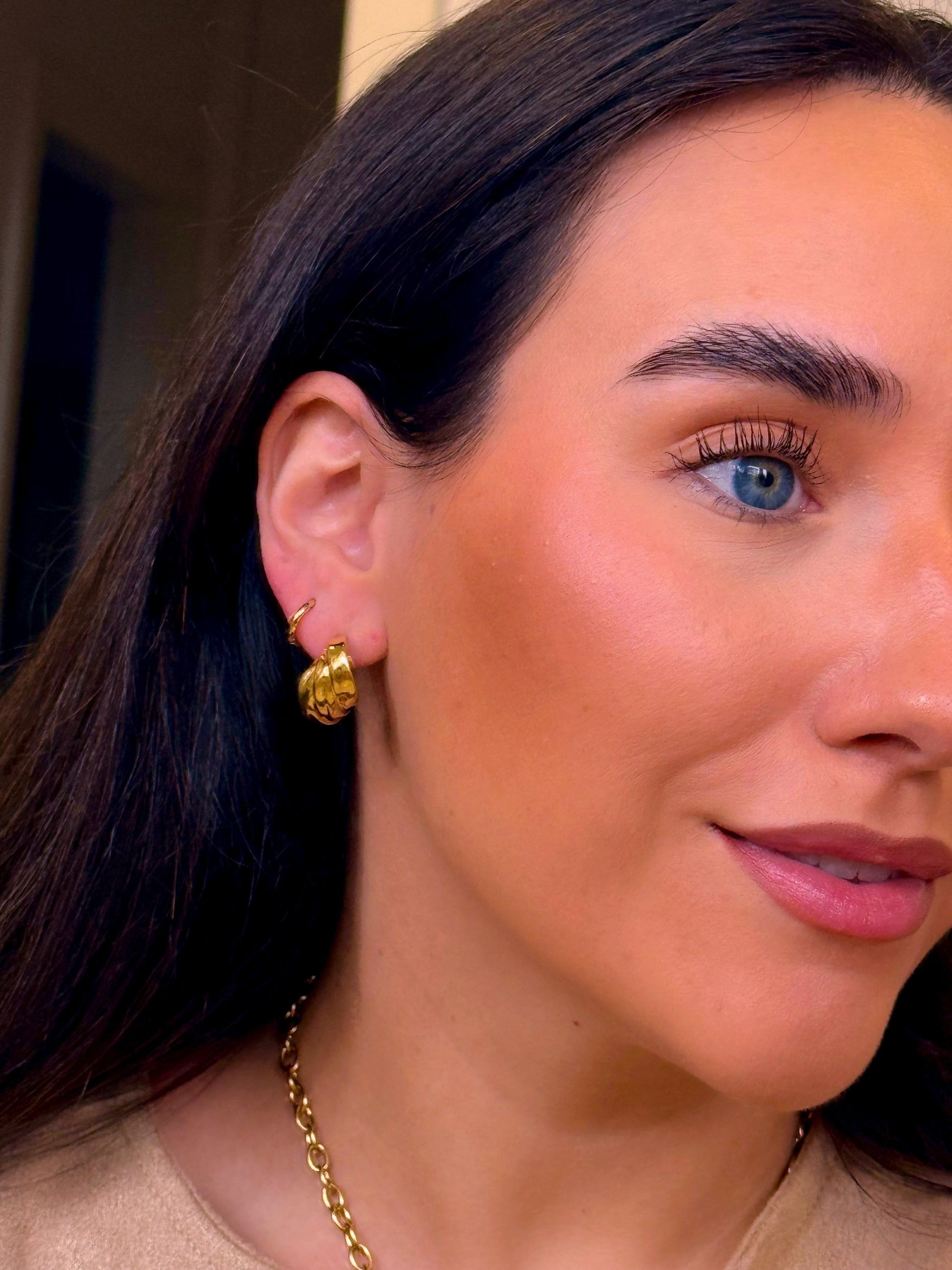 Argolas elegantes com efeito triplo entrelaçado | Dourado