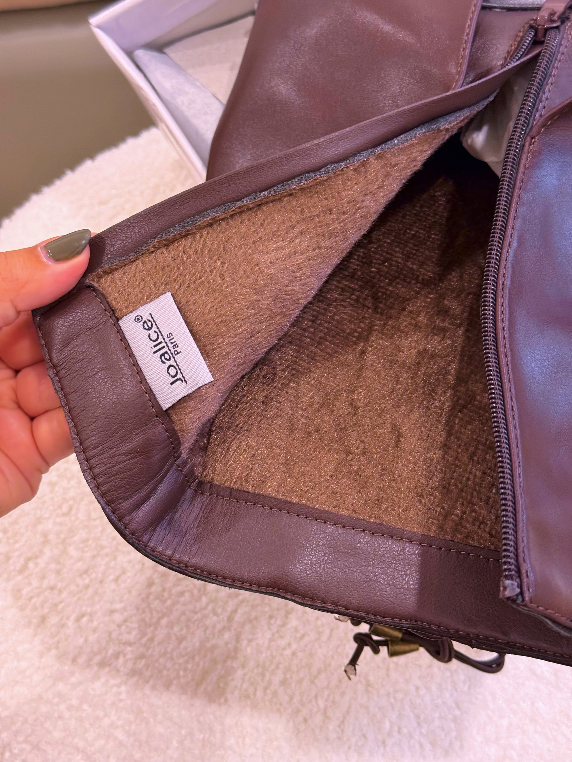 Botas estilo militar com aba e efeito de cordões elásticos | Castanho