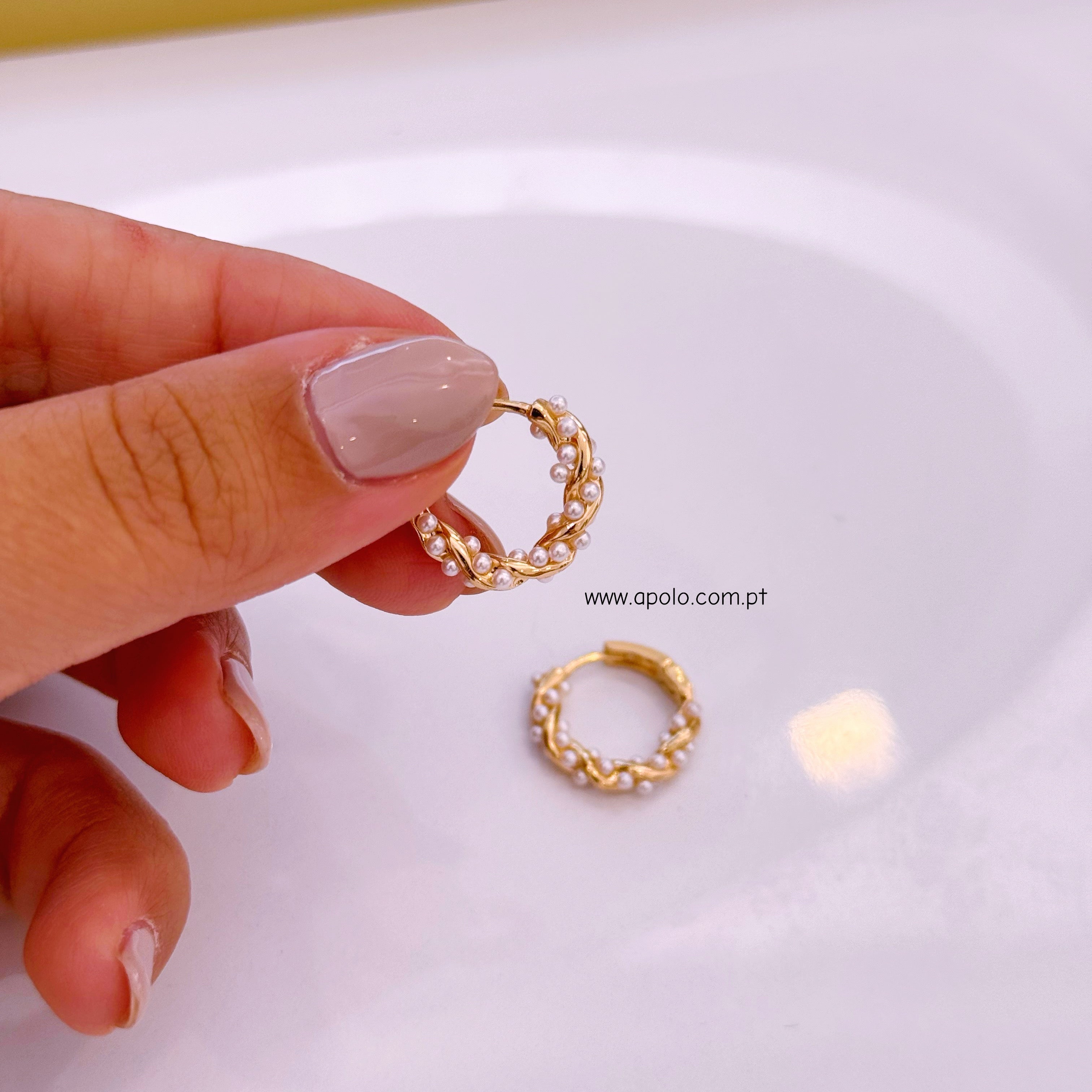 Argolas efeito torcido com pérolas | Dourado