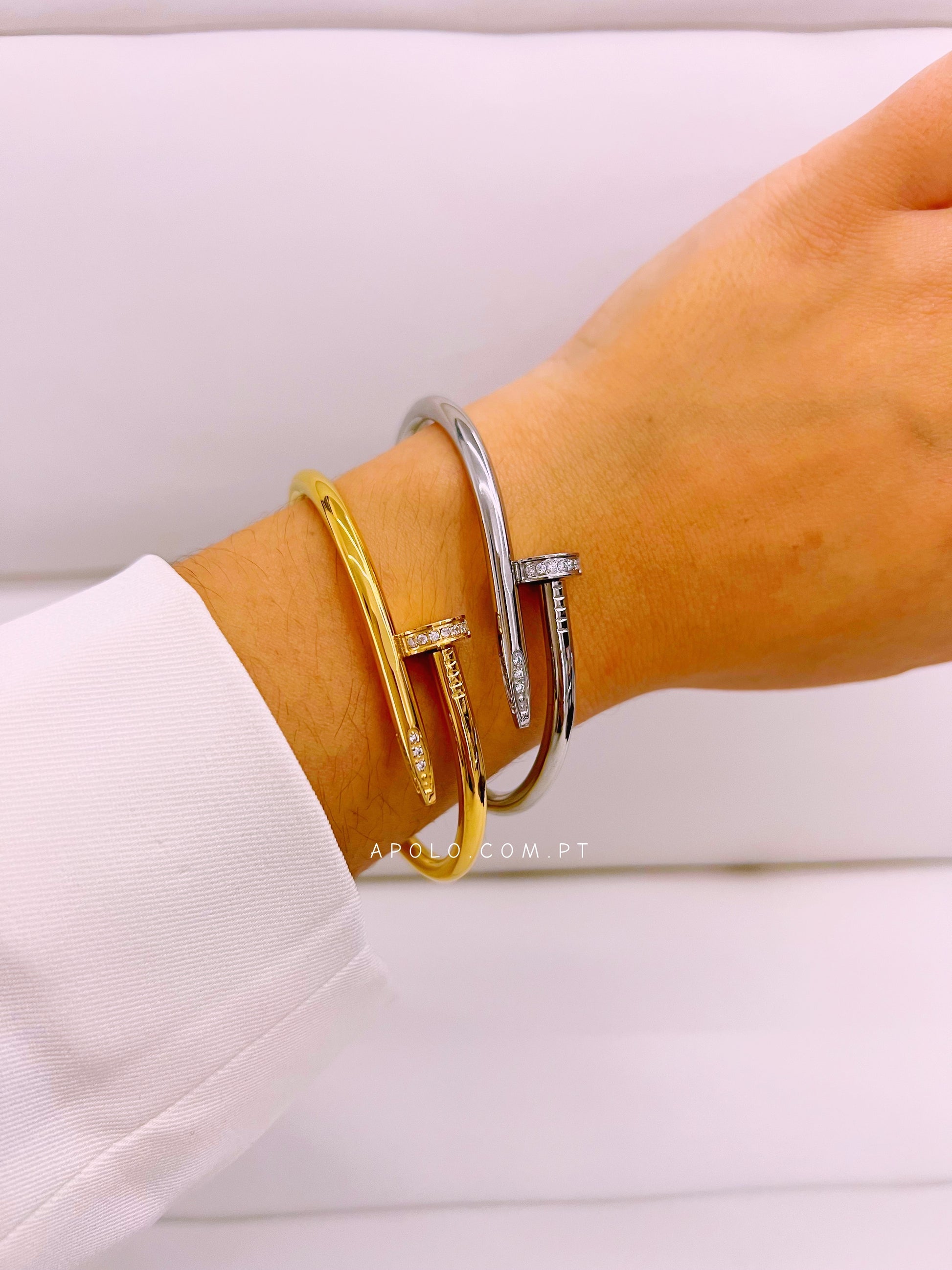 Pulseira rígida efeito prego com brilhantes | 2 cores