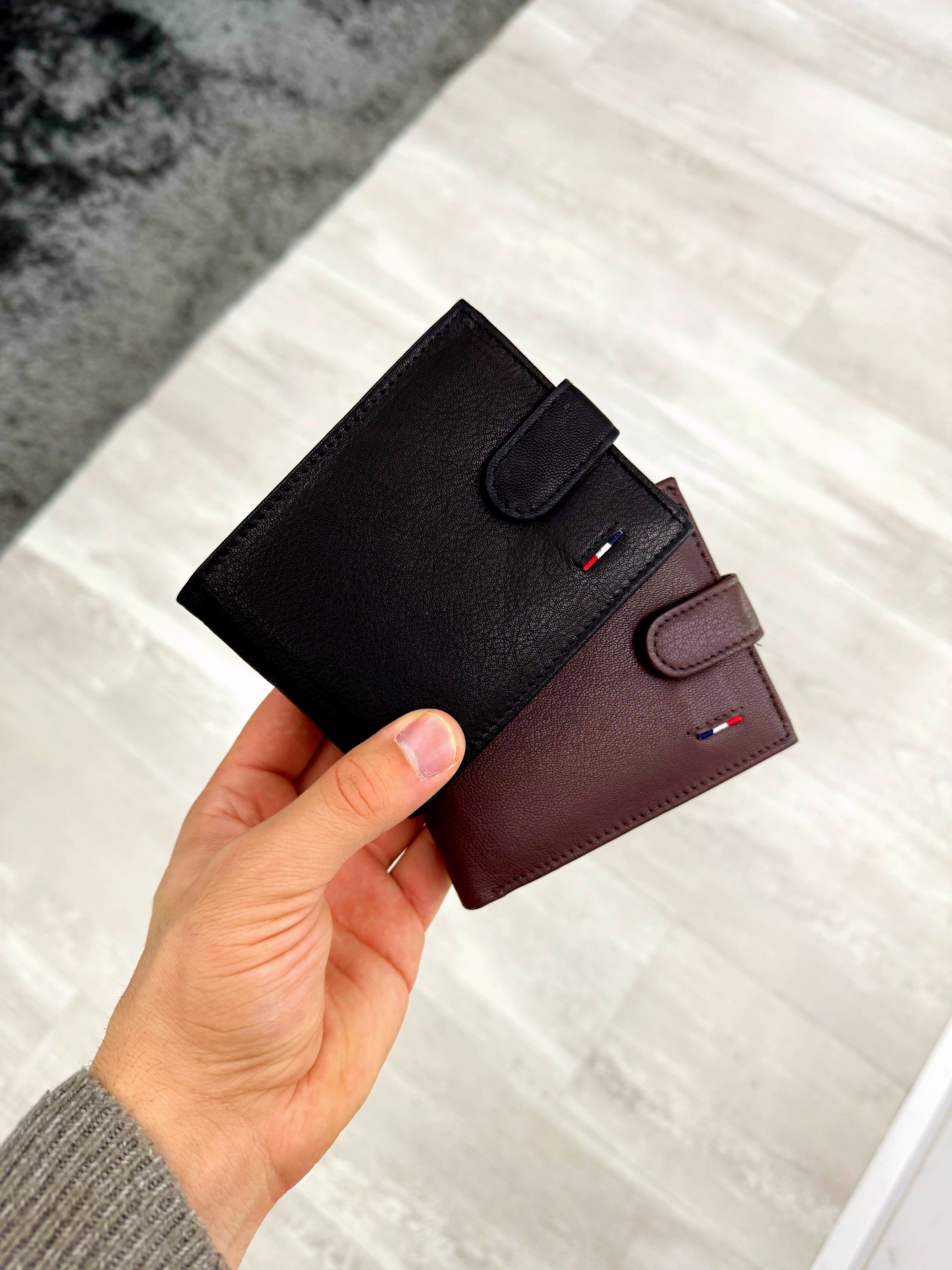 Carteira em pele com fecho de mola | 2 Cores