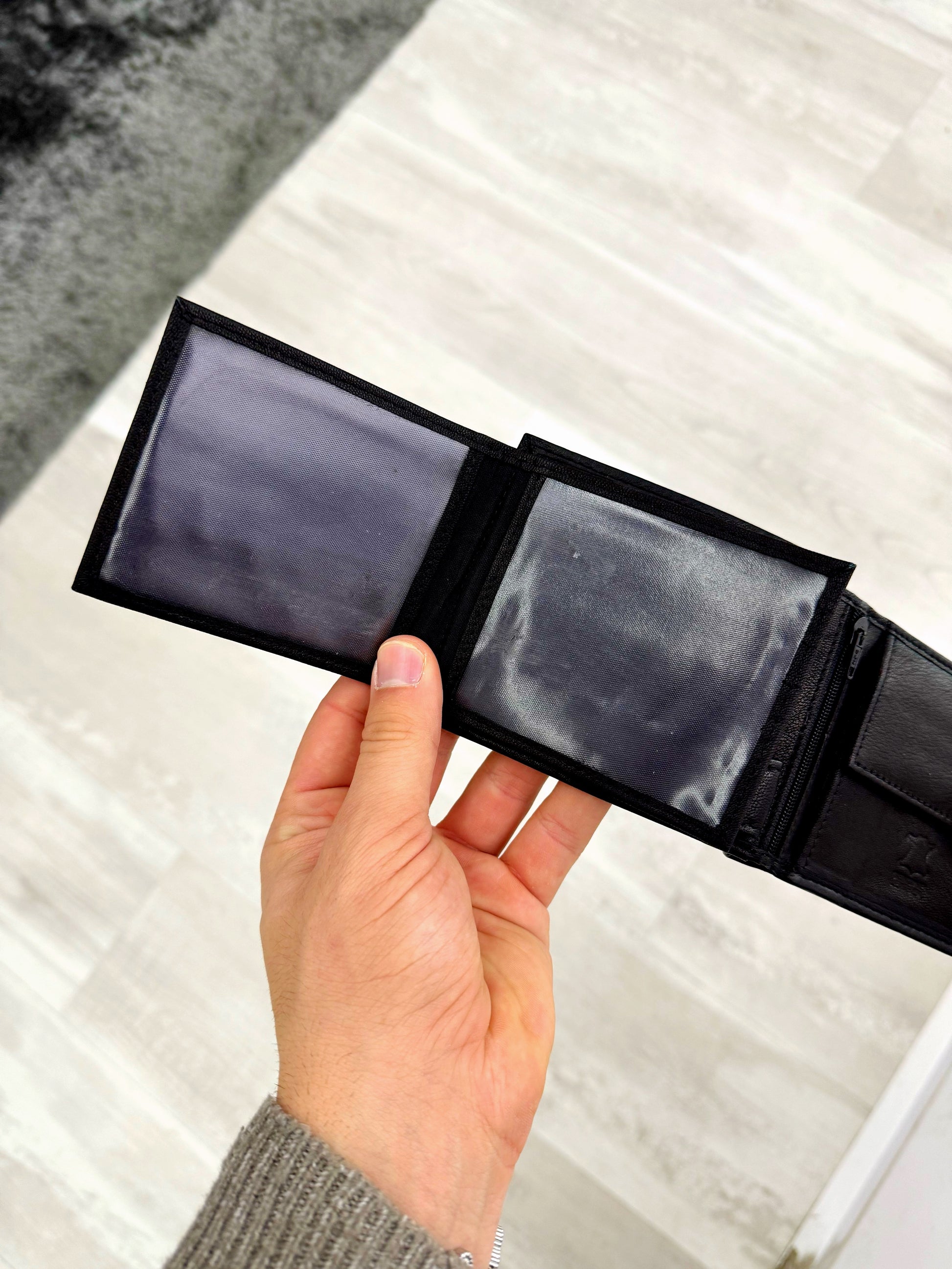 Carteira em pele com fecho de mola | 2 Cores