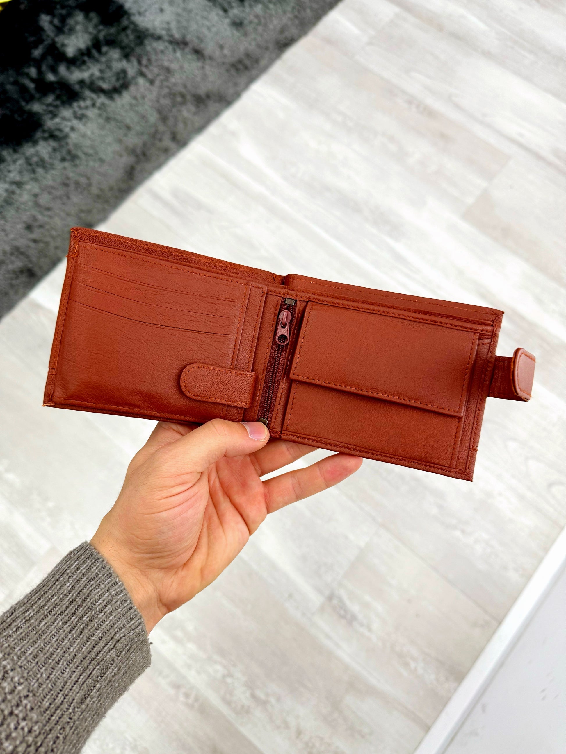 Carteira com mola e porta cartões removível | 2 Cores