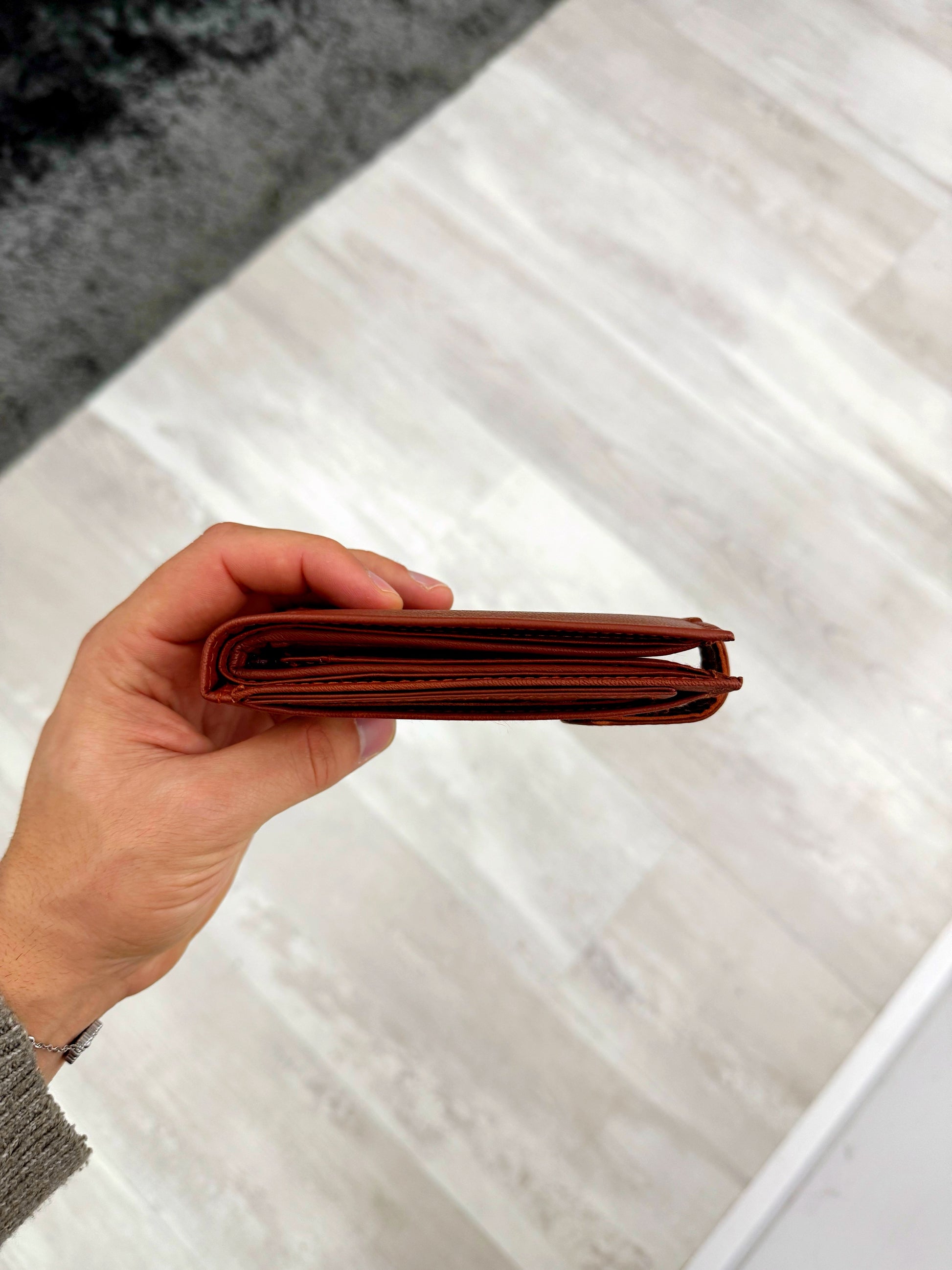 Carteira com mola e porta cartões removível | 2 Cores