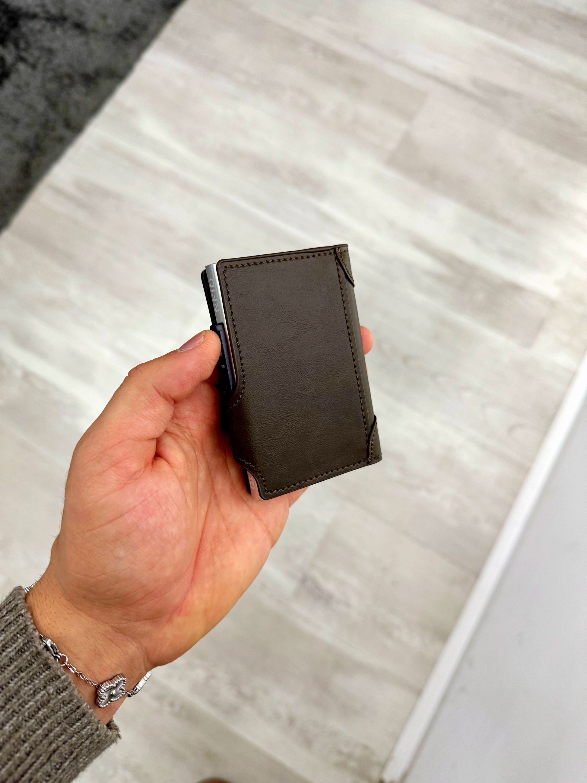 Porta cartões simples | Castanho Esverdeado