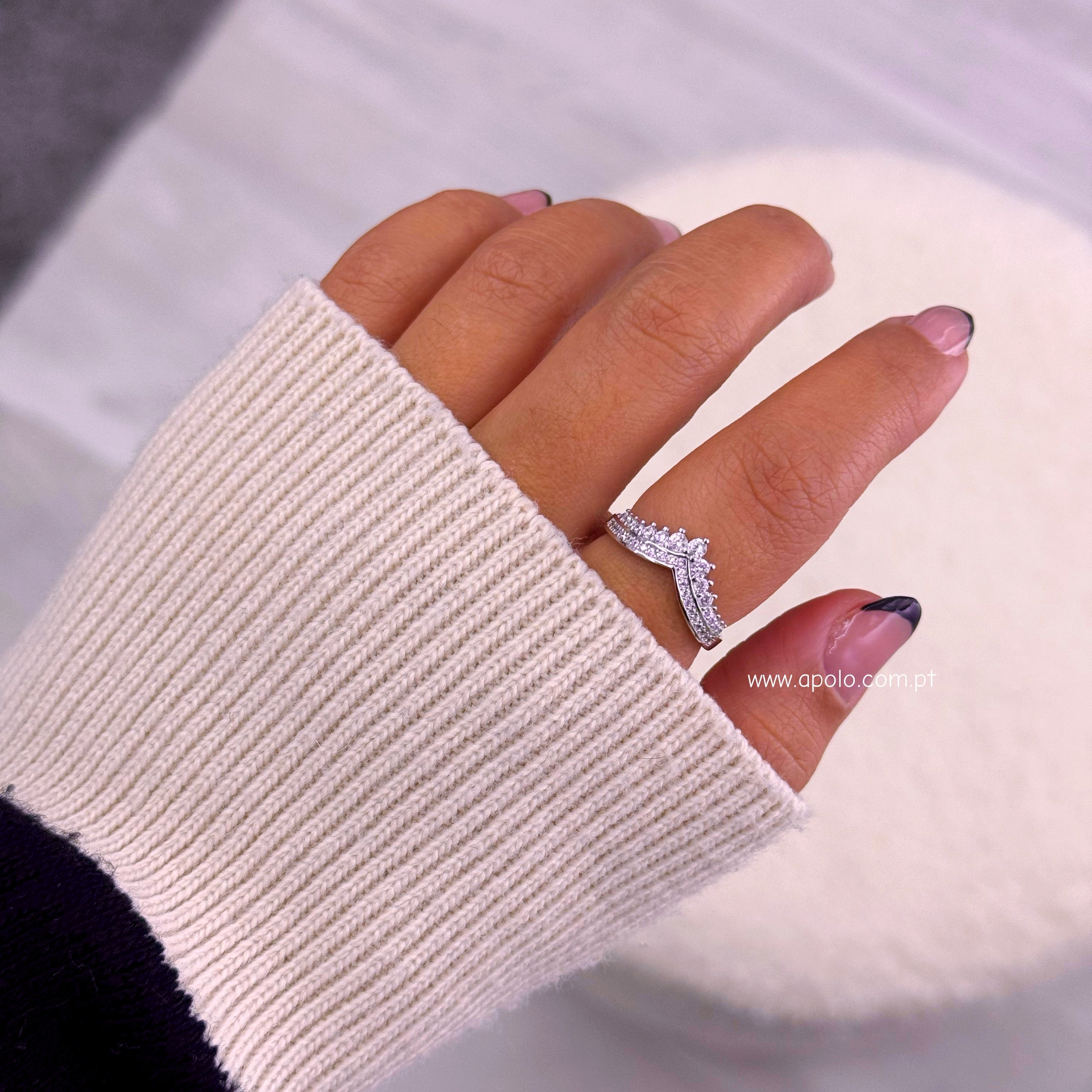 Anel delicado • bico com brilhantes | Linha Premium