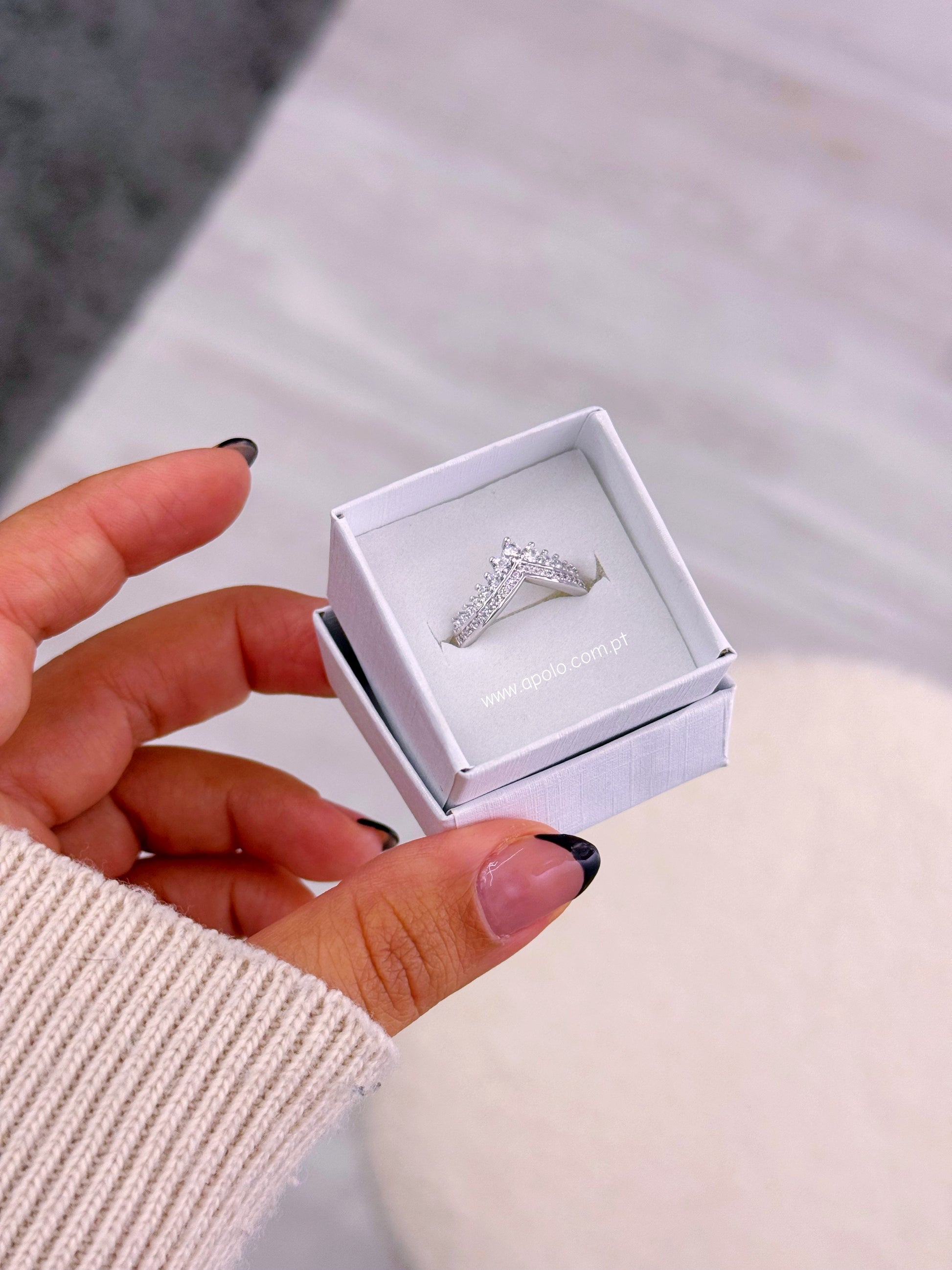 Anel delicado • bico com brilhantes | Linha Premium