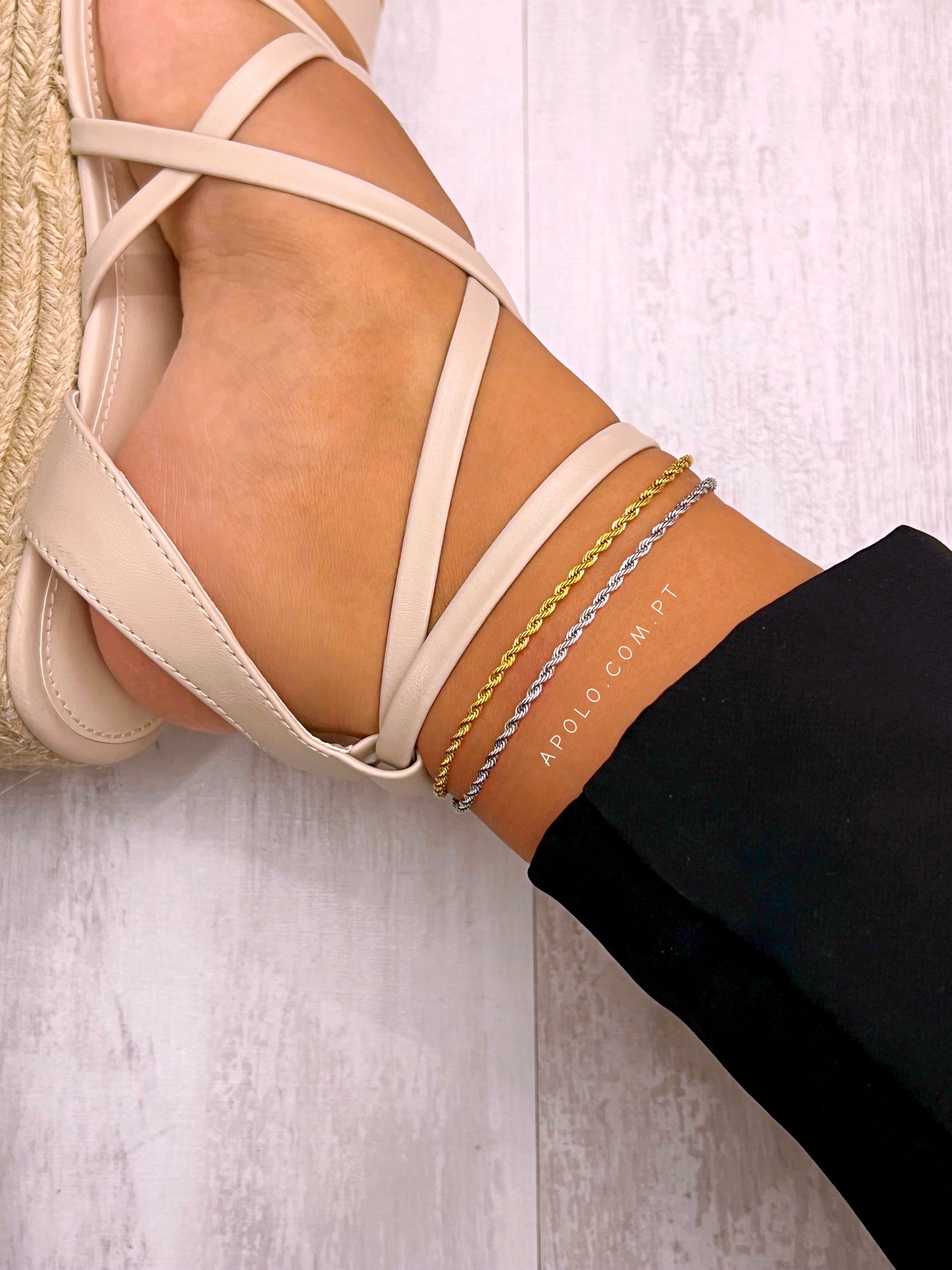 Pulseira de pé malha torcida | 2 cores