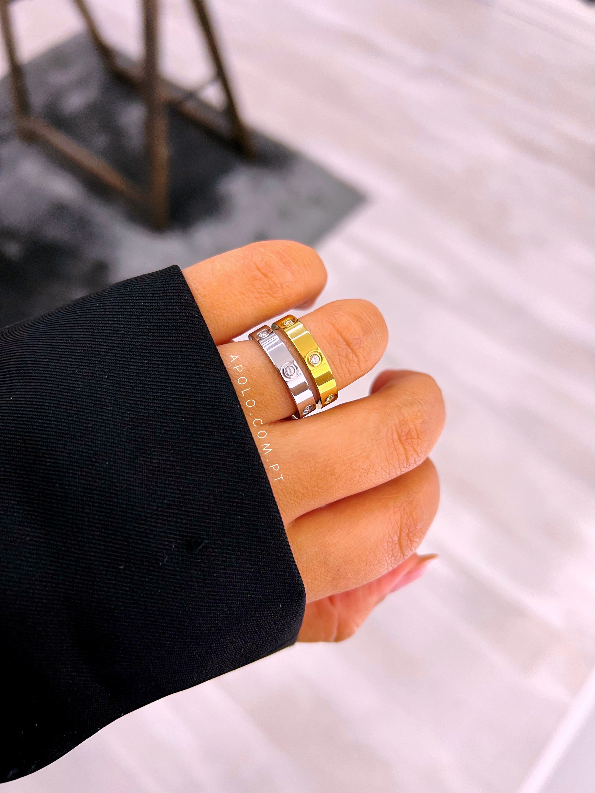 Anel em aço com brilhantes | 2 cores