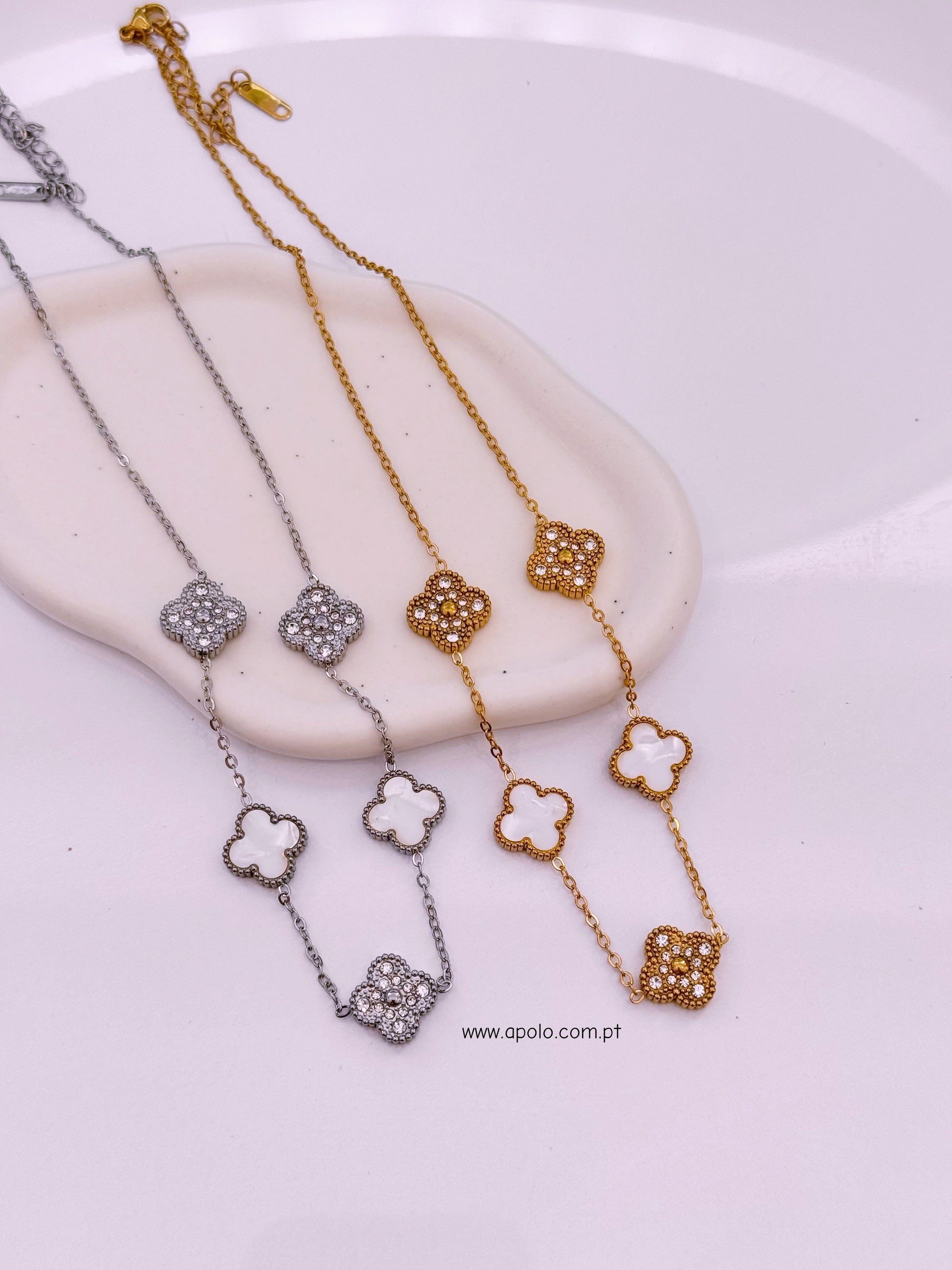 Colar 5 trevos reversíveis com brilhantes e madre pérola | 2 Cores