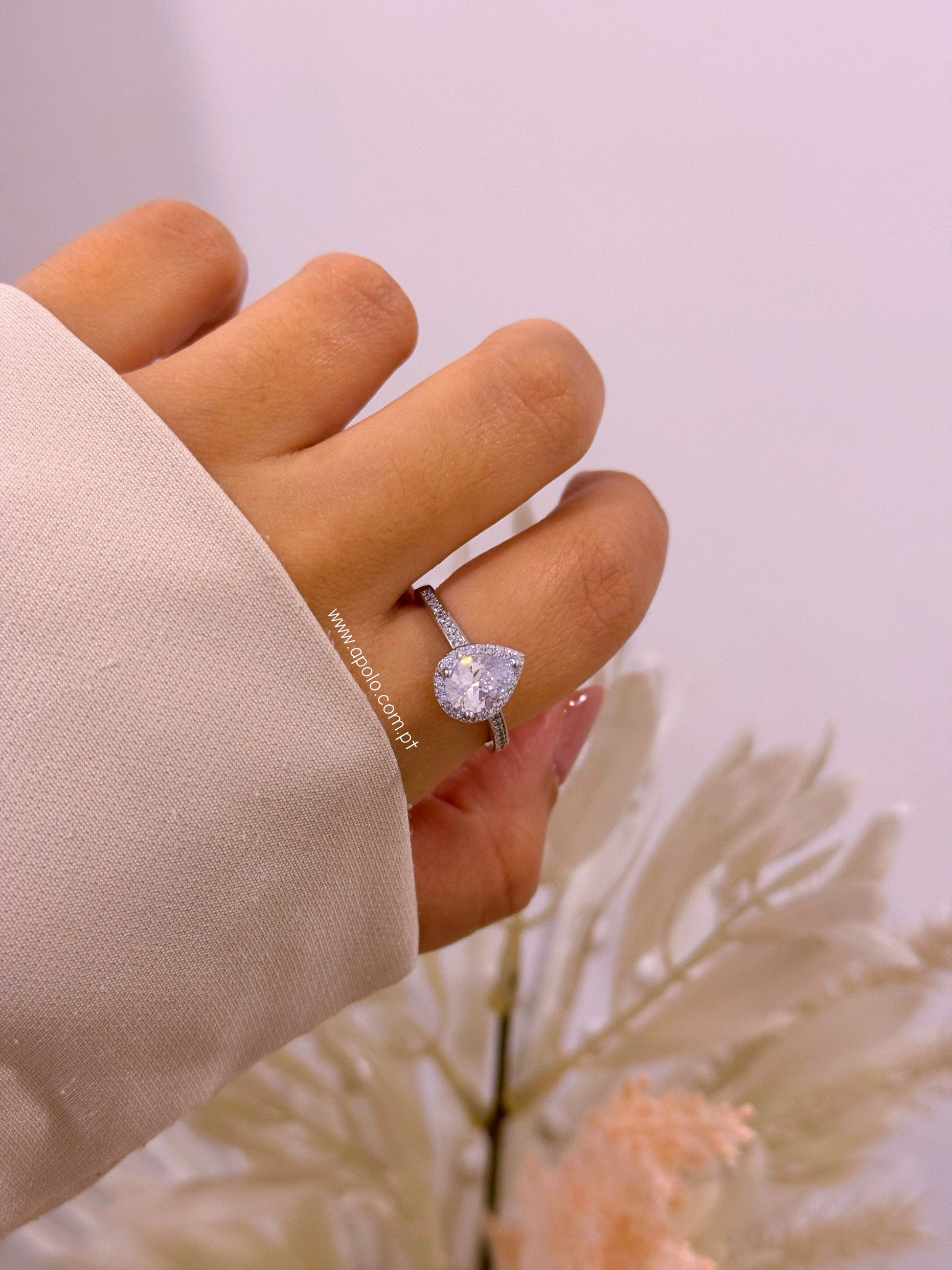 Anel delicado • solitário gota com brilhantes | Linha Premium