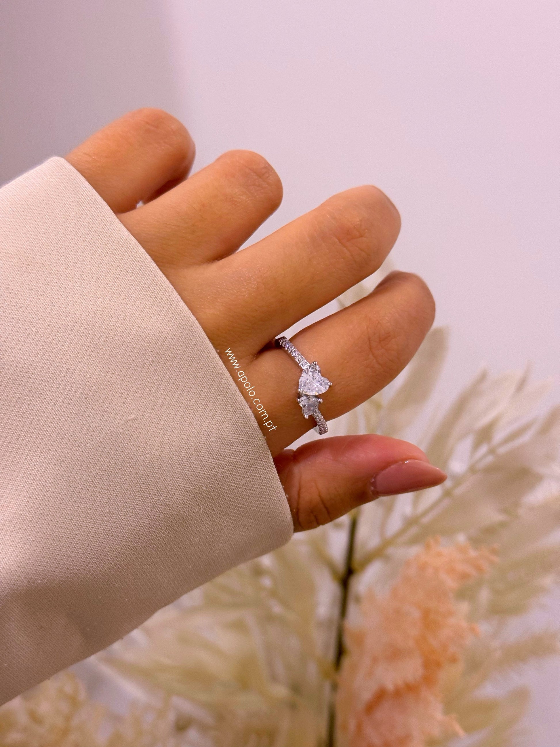 Anel delicado • coração duplo com brilhantes | Linha Premium