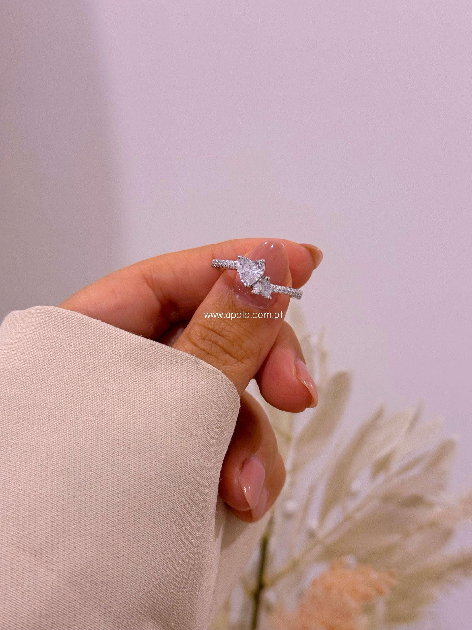 Anel delicado • coração duplo com brilhantes | Linha Premium