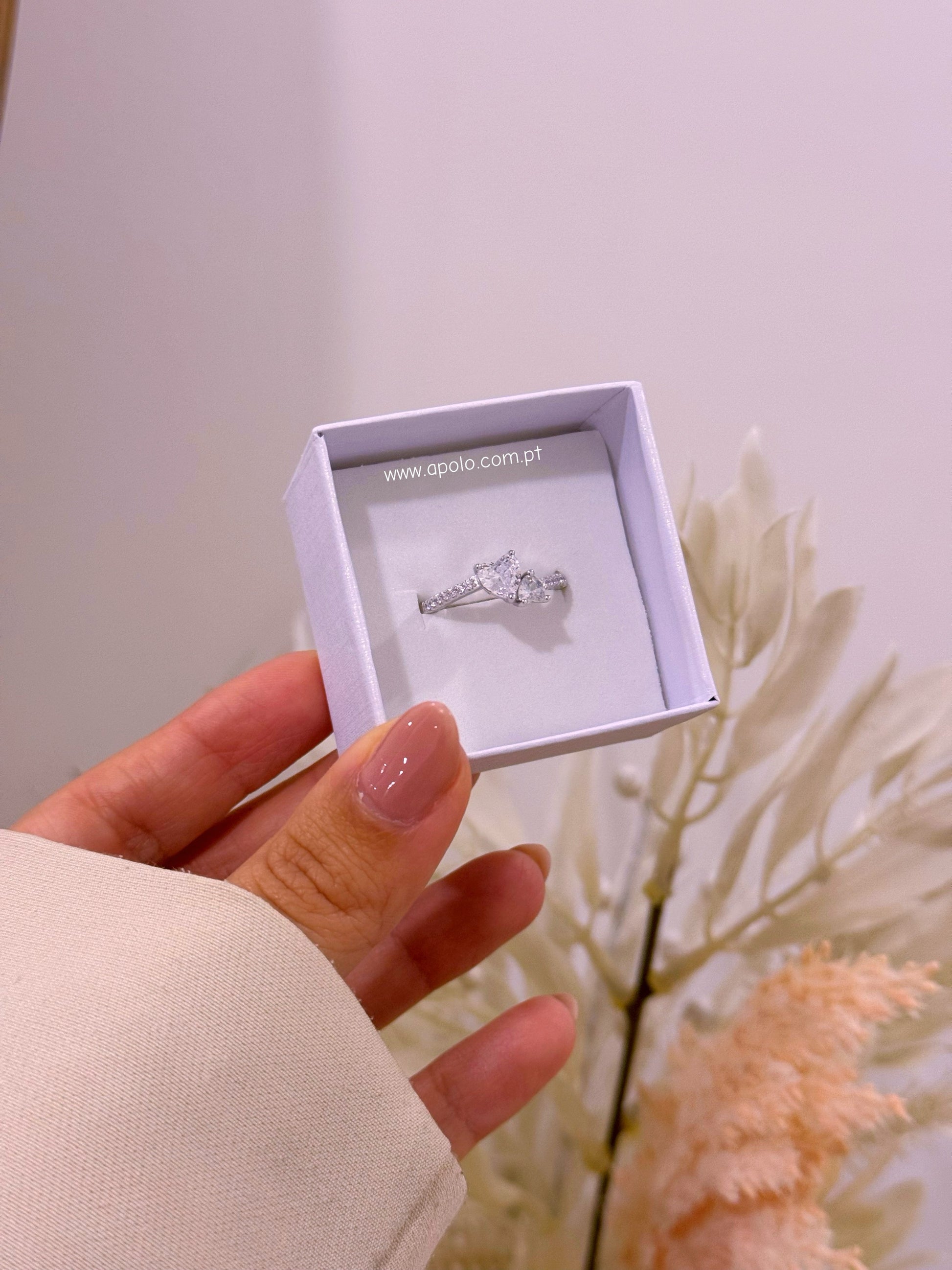 Anel delicado • coração duplo com brilhantes | Linha Premium