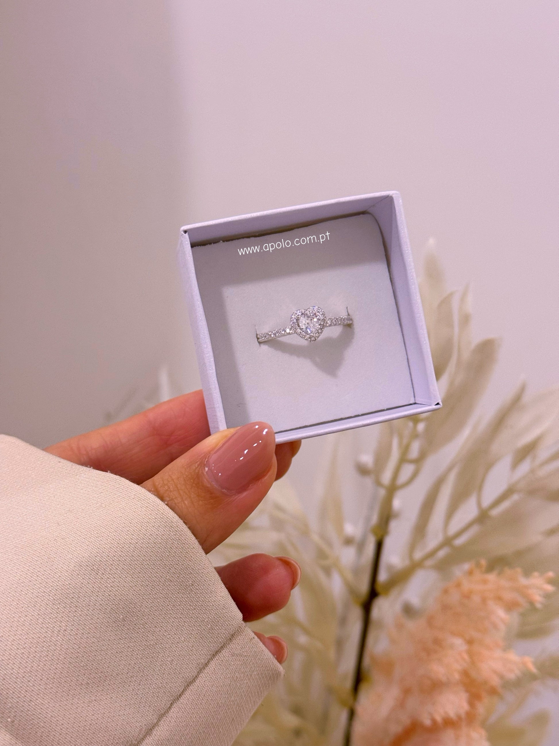 Anel delicado • coração preenchido com brilhantes | Linha Premium