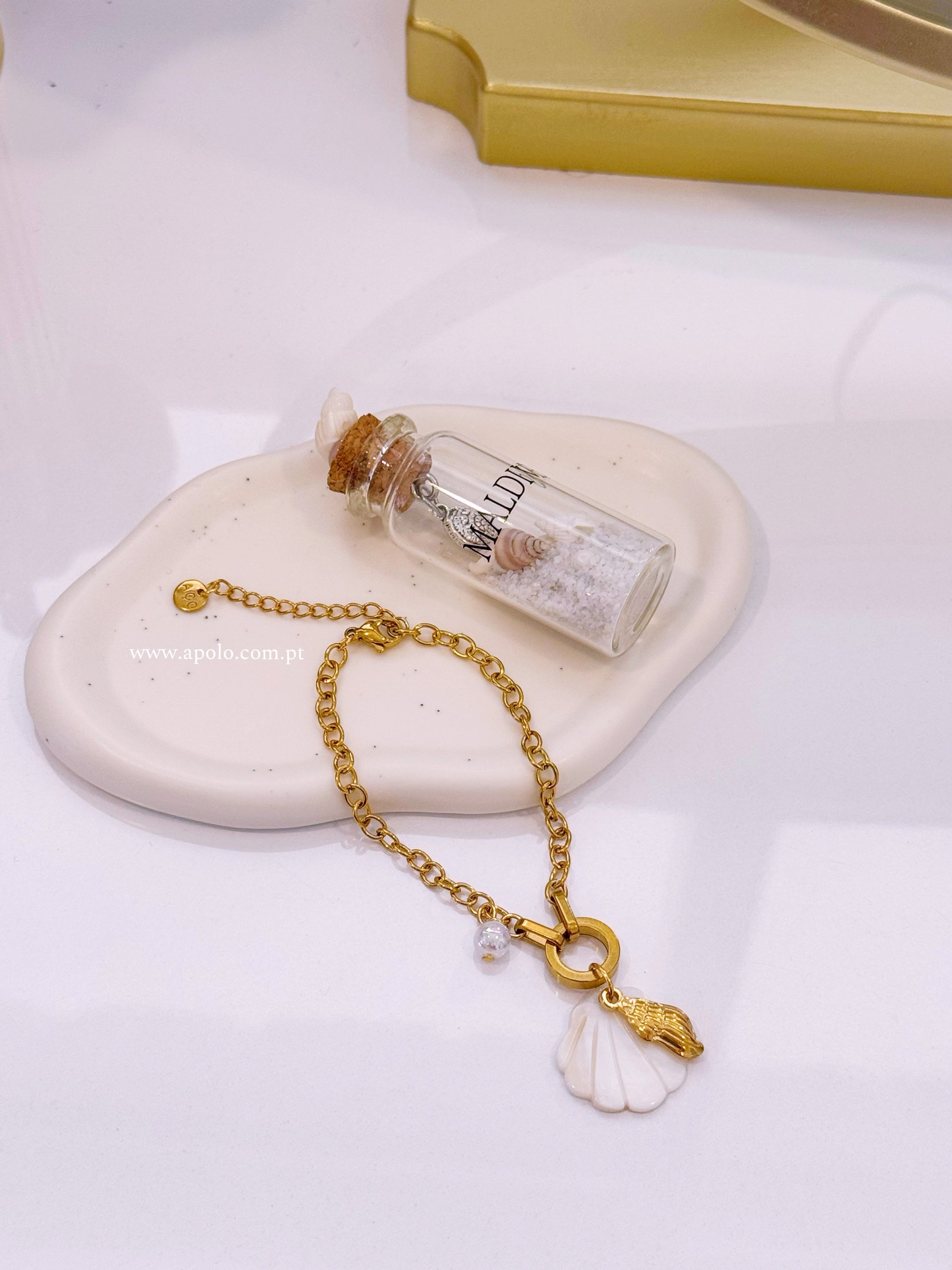 Pulseira de corrente com conchinha madre pérola, búzio e mini pérola | 2 Cores