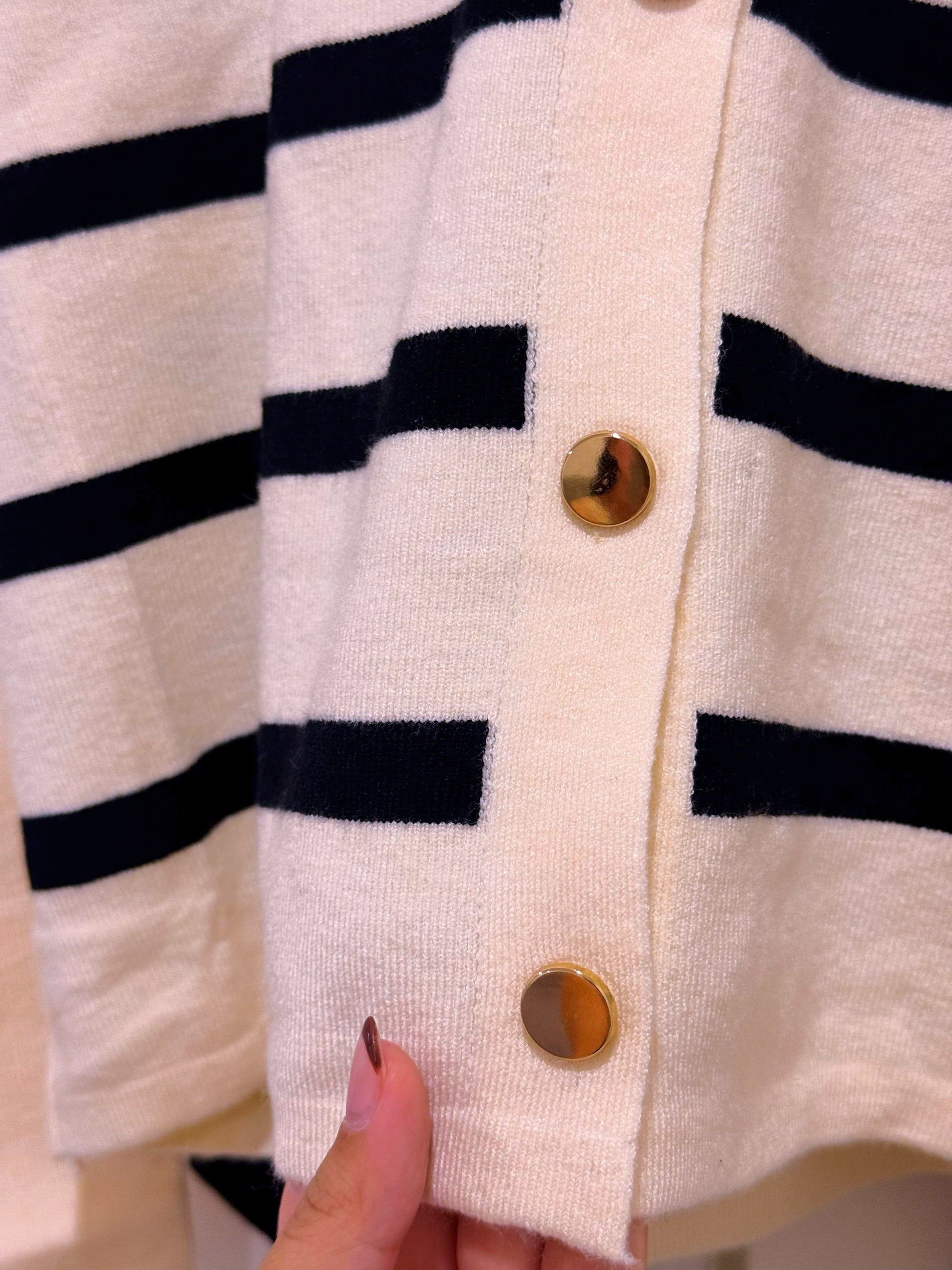 Camisola/Casaco com botões dourados e riscas - 5 cores