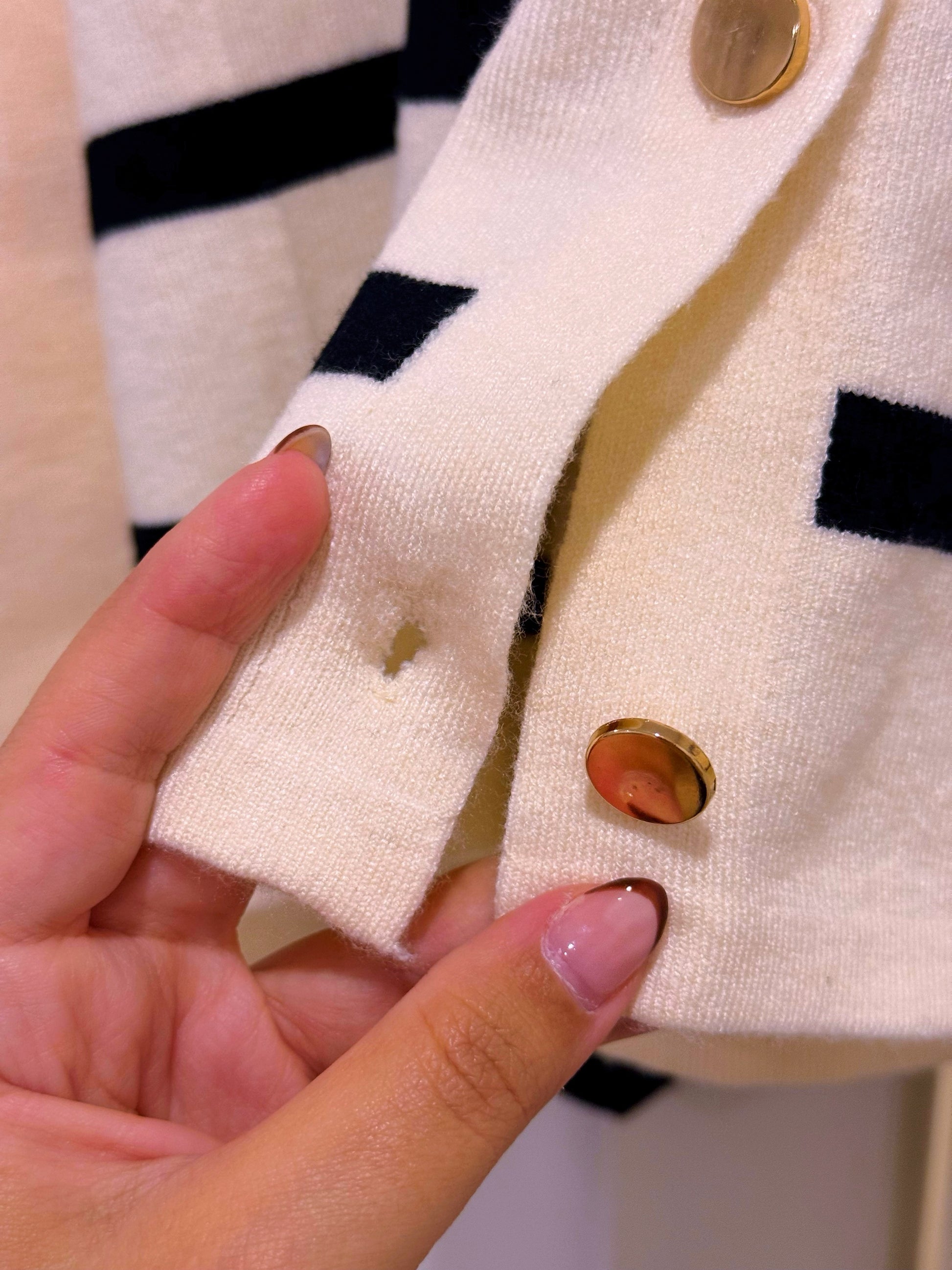 Camisola/Casaco com botões dourados e riscas - 5 cores