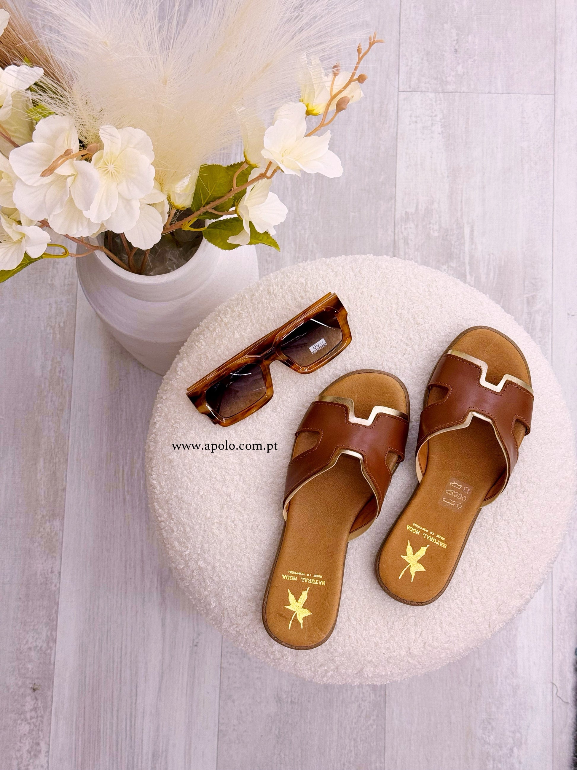 Chinelo com H em castanho e rebordo dourado | Fabrico Nacional