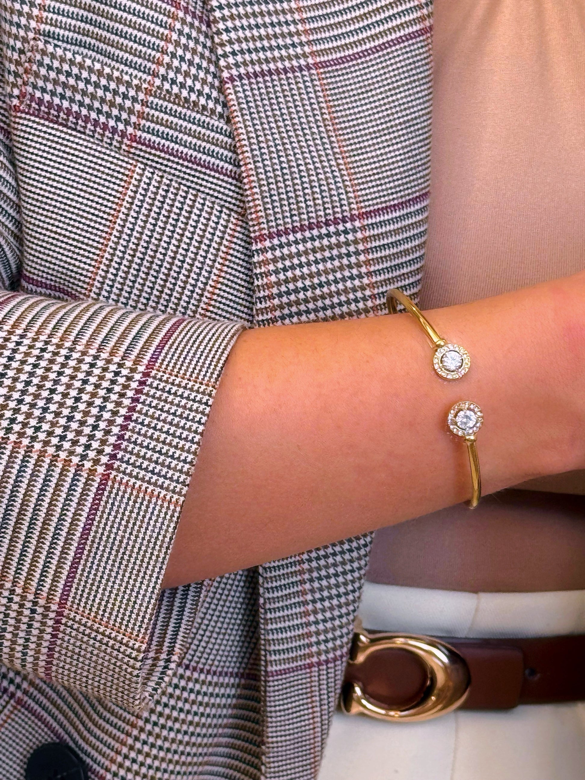 Pulseira Rígida com dois círculos de brilhantes | Dourado