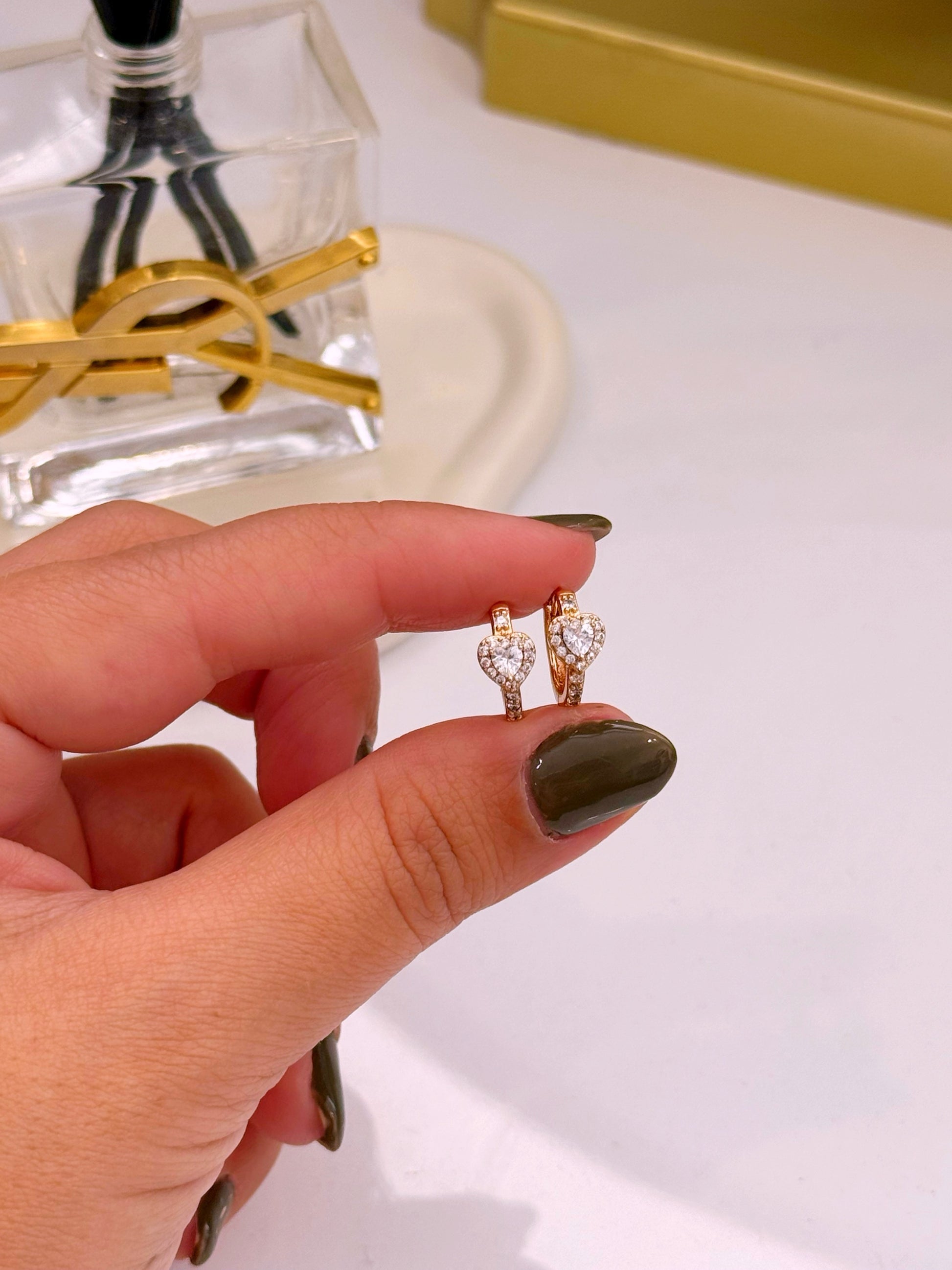 Argolinhas com brilhantes e formato coração | Rose Gold