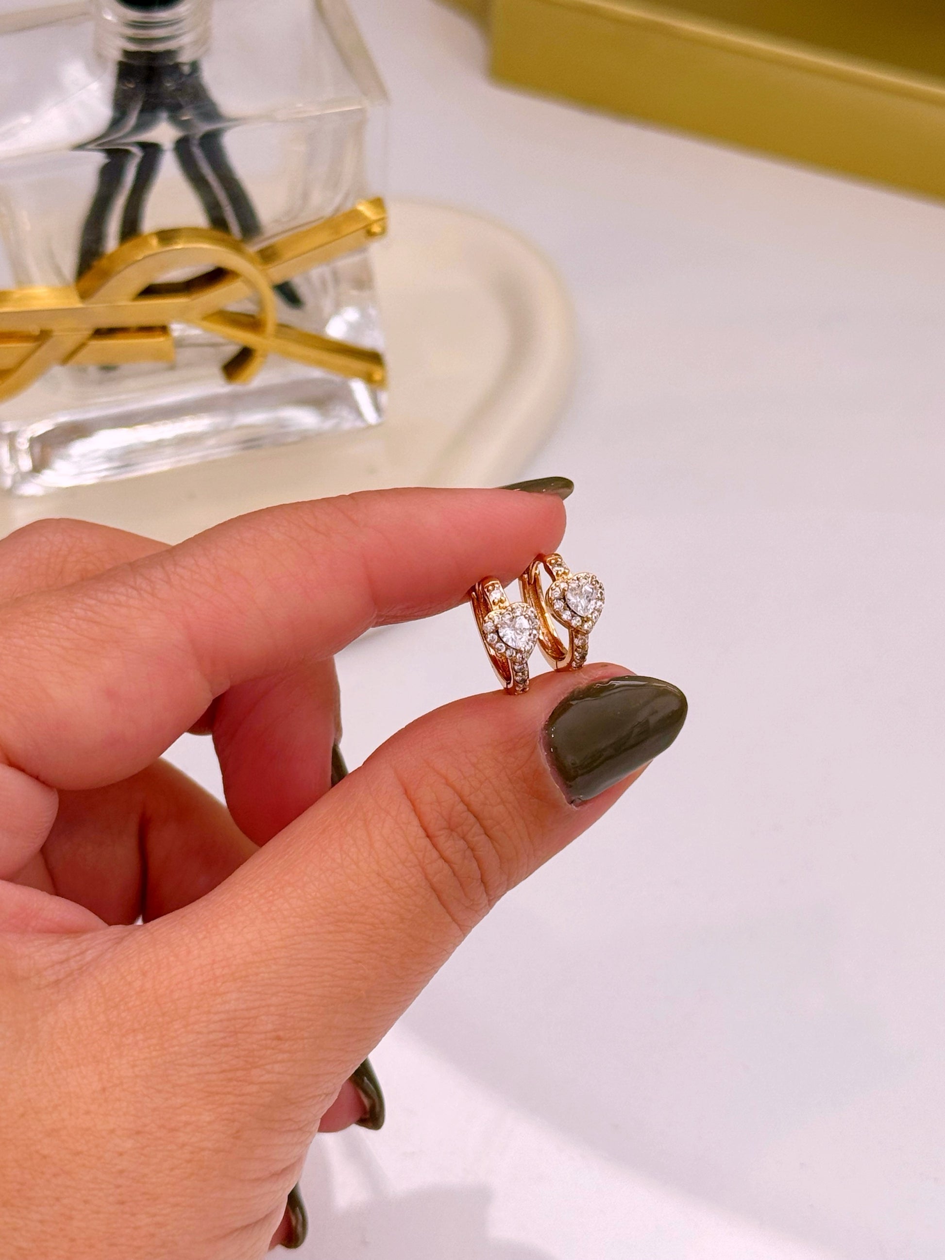 Argolinhas com brilhantes e formato coração | Rose Gold