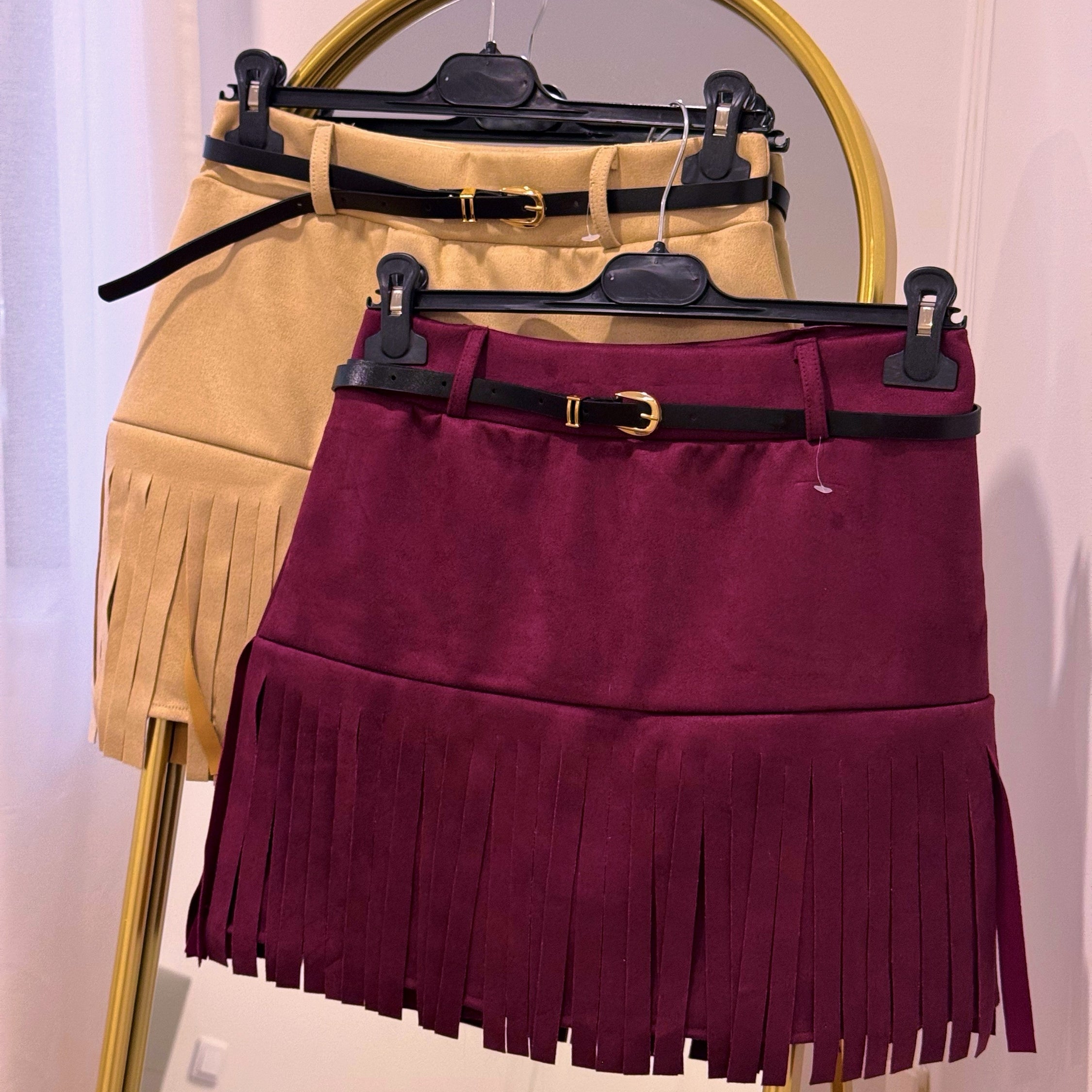 Saia-Calção em pele de pêssego com tirinhas | Bordô