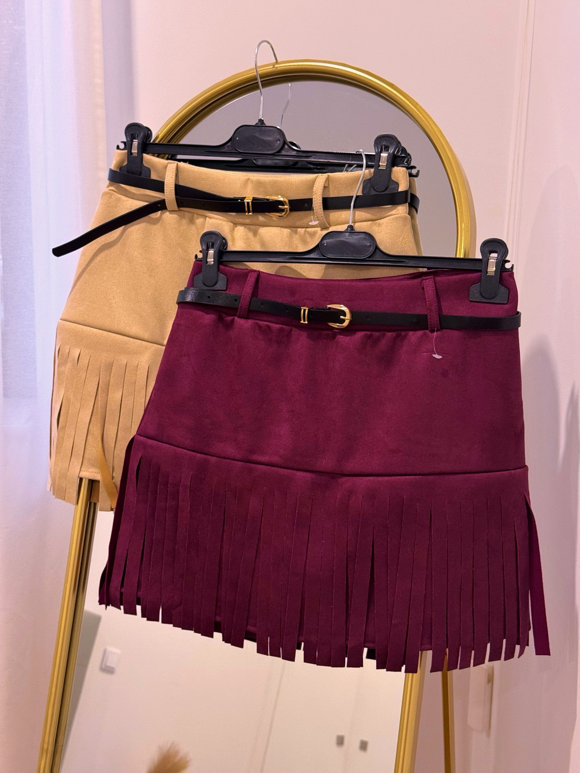 Saia-Calção em pele de pêssego com tirinhas | Bordô