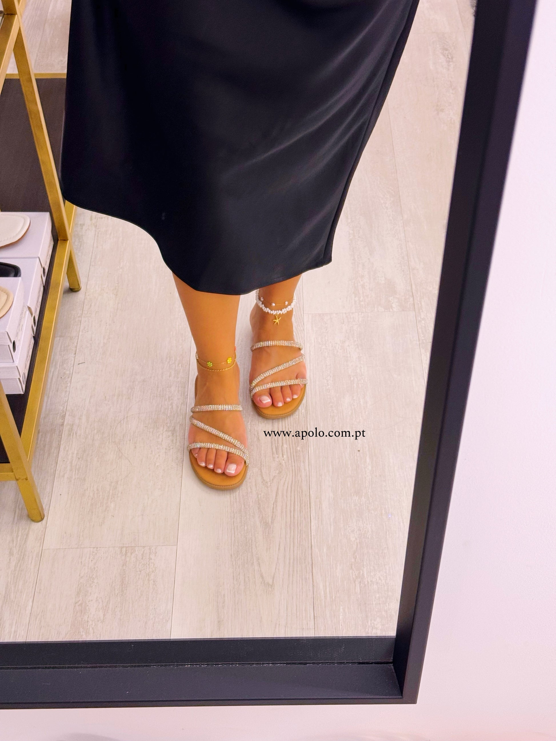 Chinelo em pele com tiras de brilhantes | Fabrico Nacional