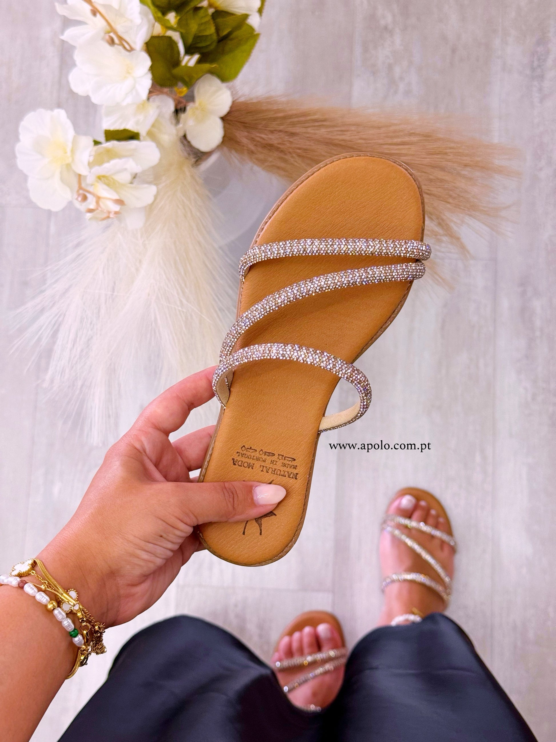 Chinelo em pele com tiras de brilhantes | Fabrico Nacional