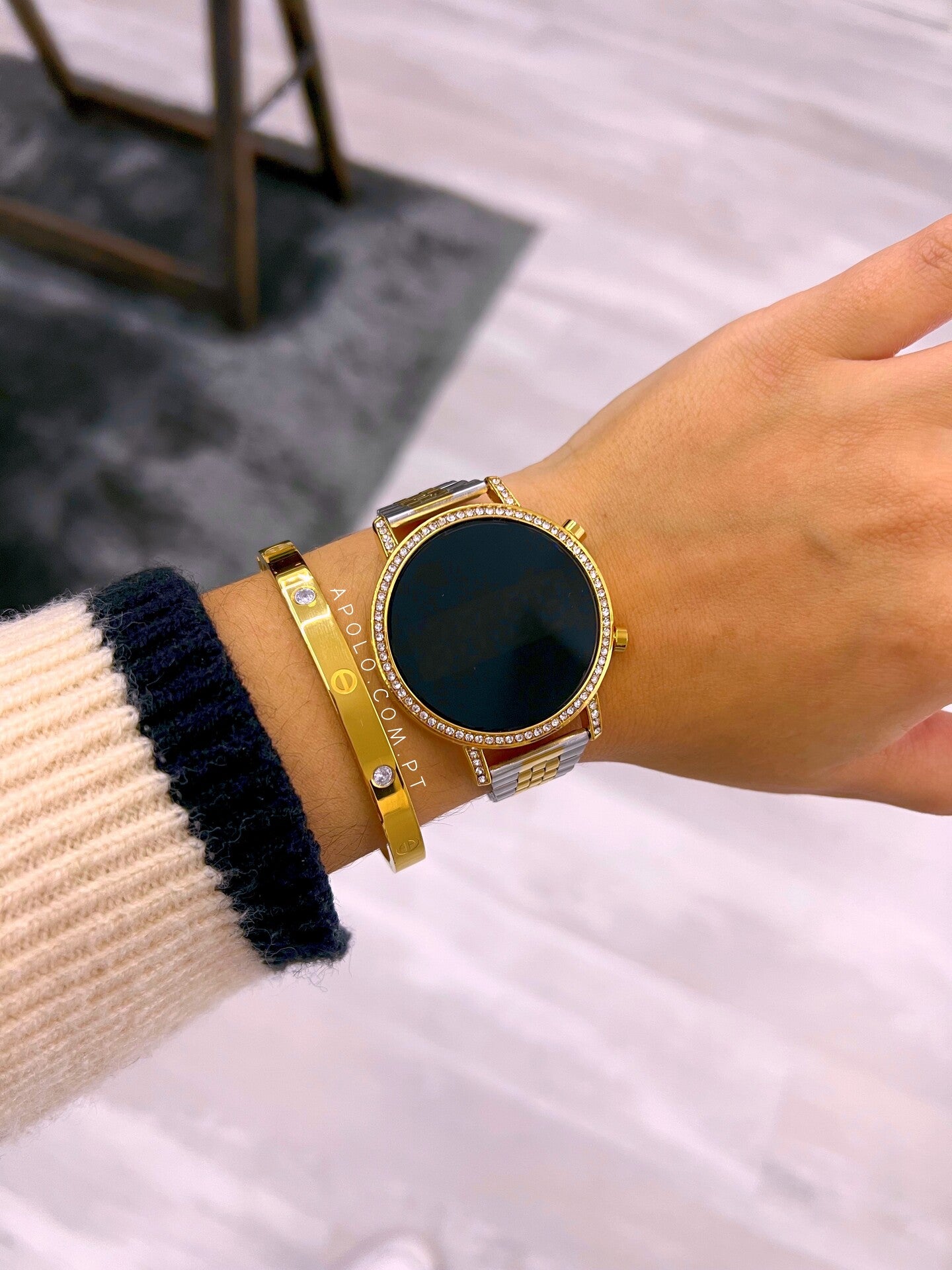 Relógio digital redondo com brilhantes | prateado e dourado