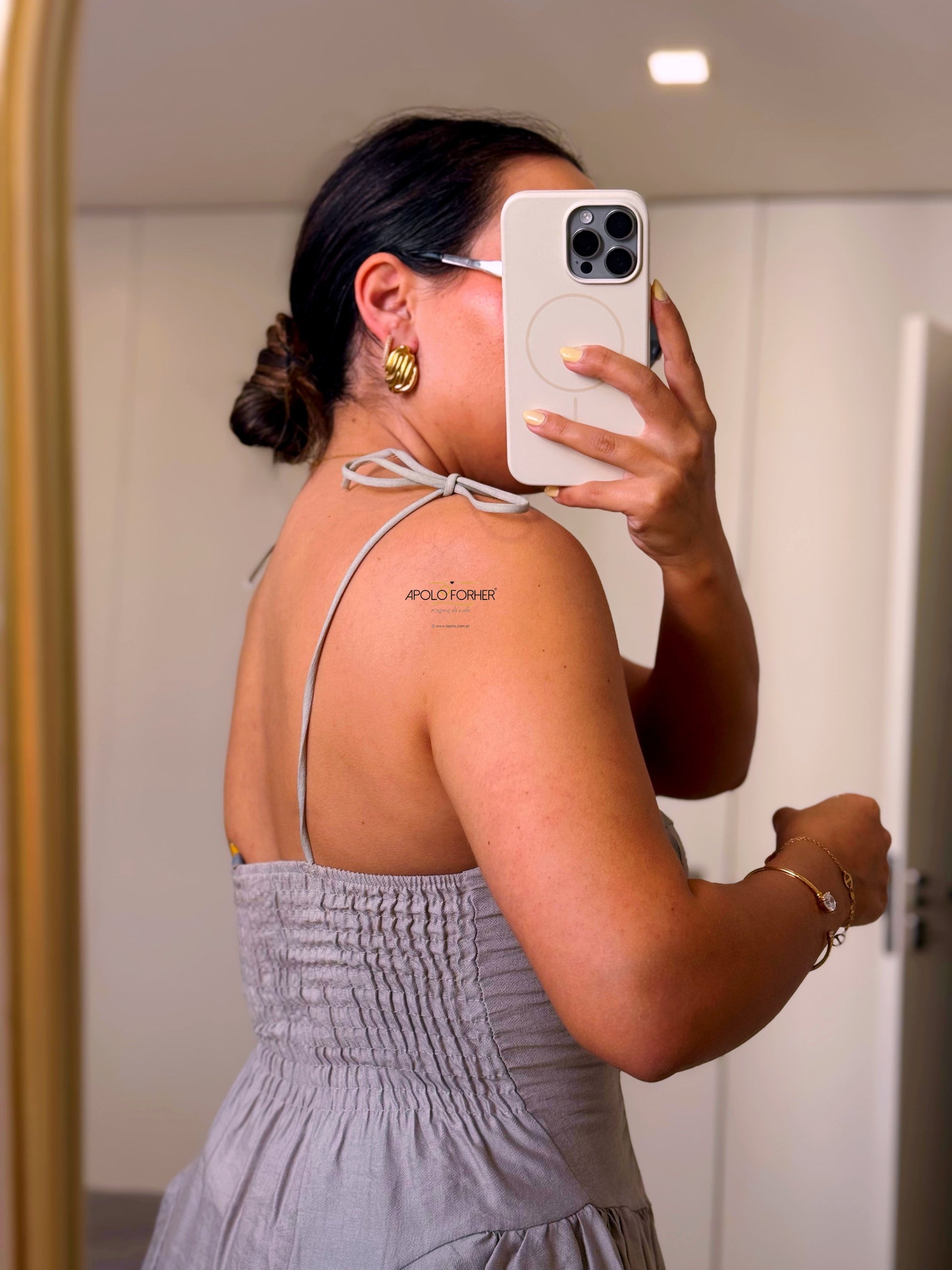 Vestido curto com pregas de lado | Cinza