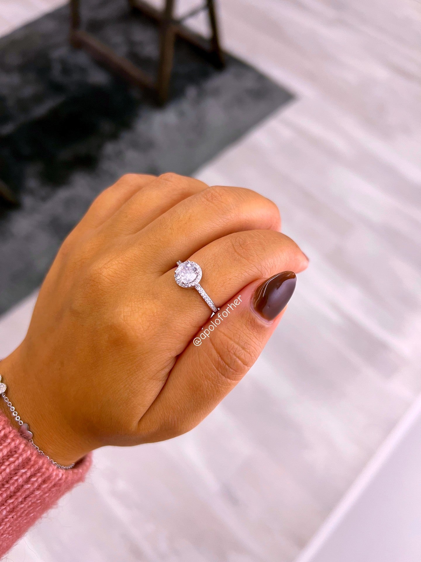 Anel delicado • solitário redondo com brilhantes | Linha Premium