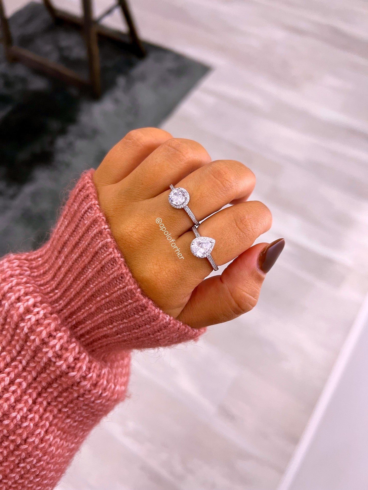 Anel delicado • solitário redondo com brilhantes | Linha Premium