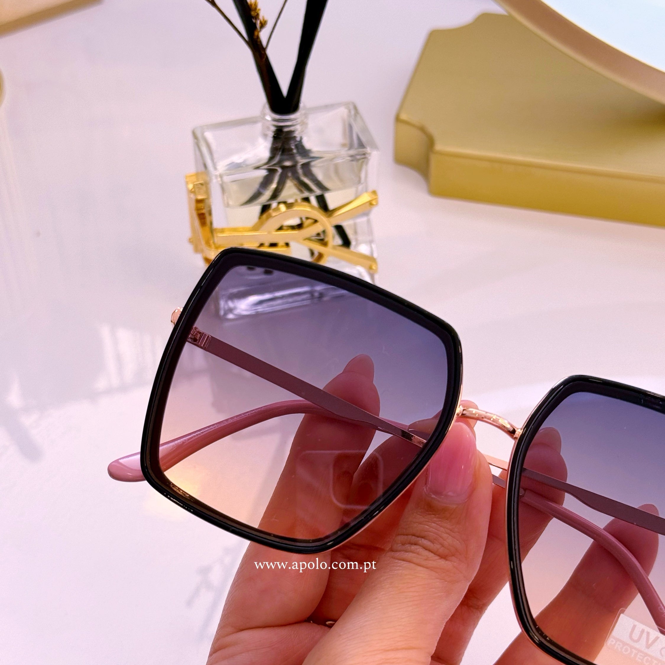 Óculos grandes com armação em massa e metal | Preto com Rose Gold