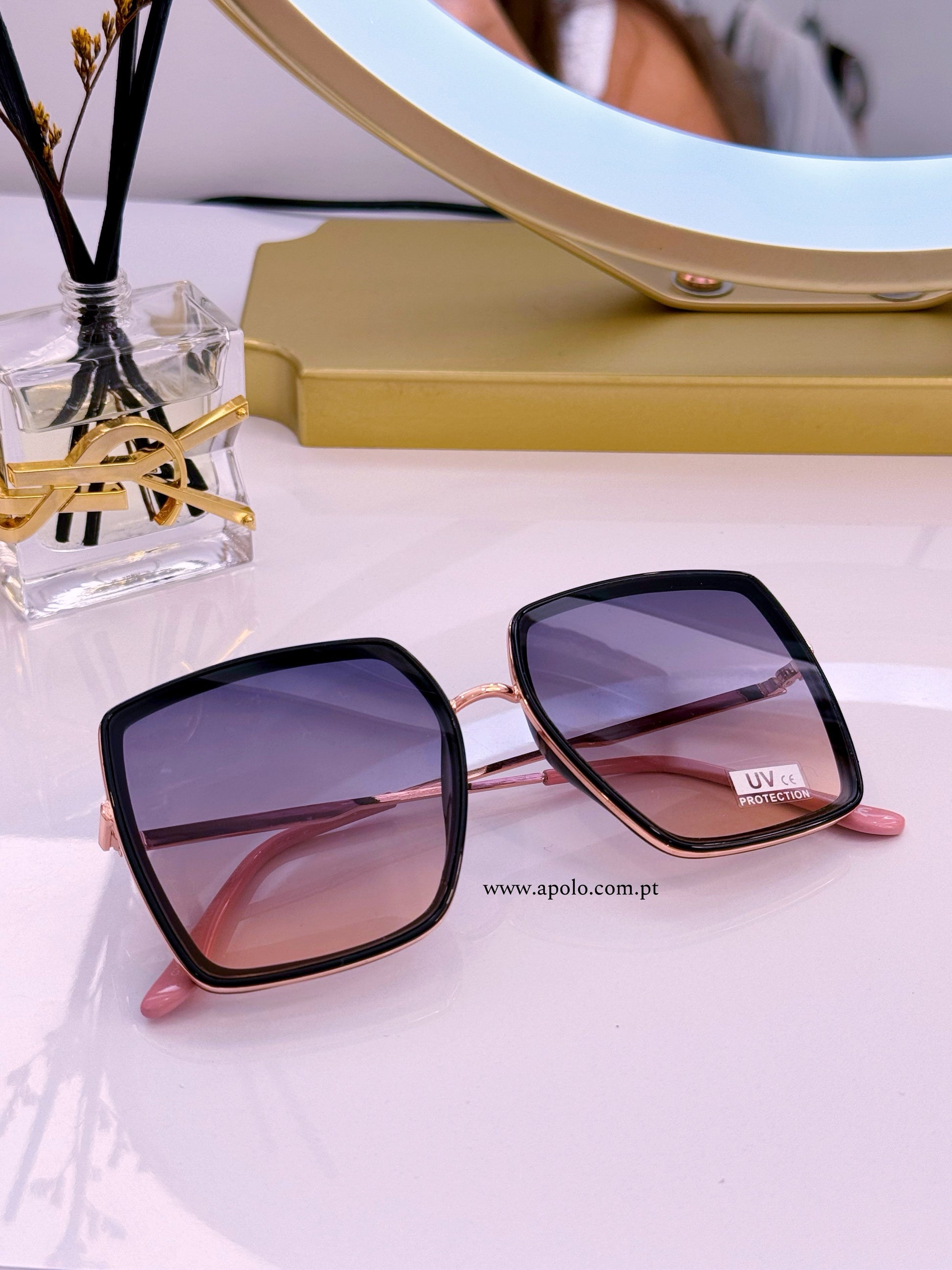 Óculos grandes com armação em massa e metal | Preto com Rose Gold
