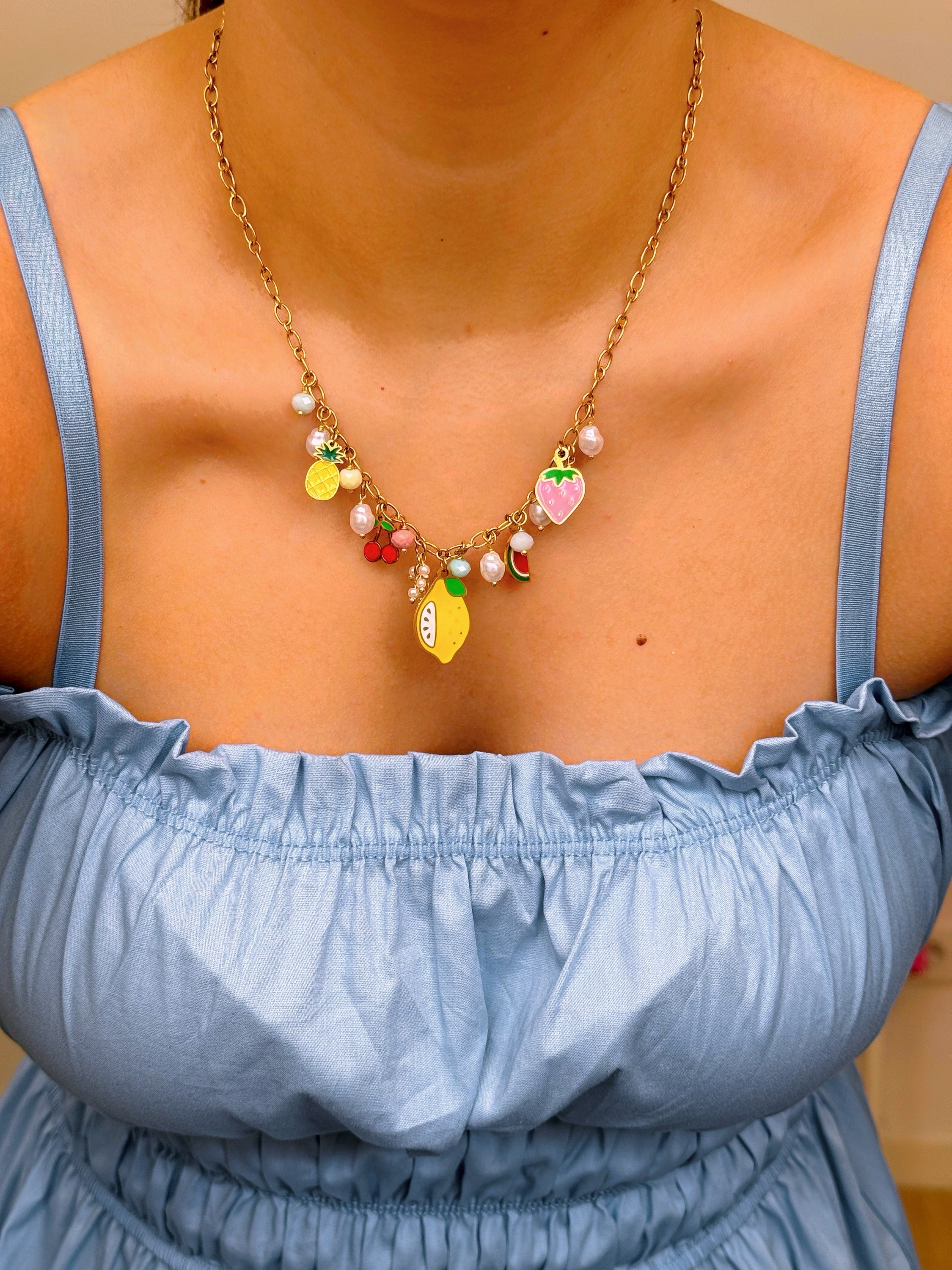 Colar malha corrente com pendentes "Frutas" | Dourado